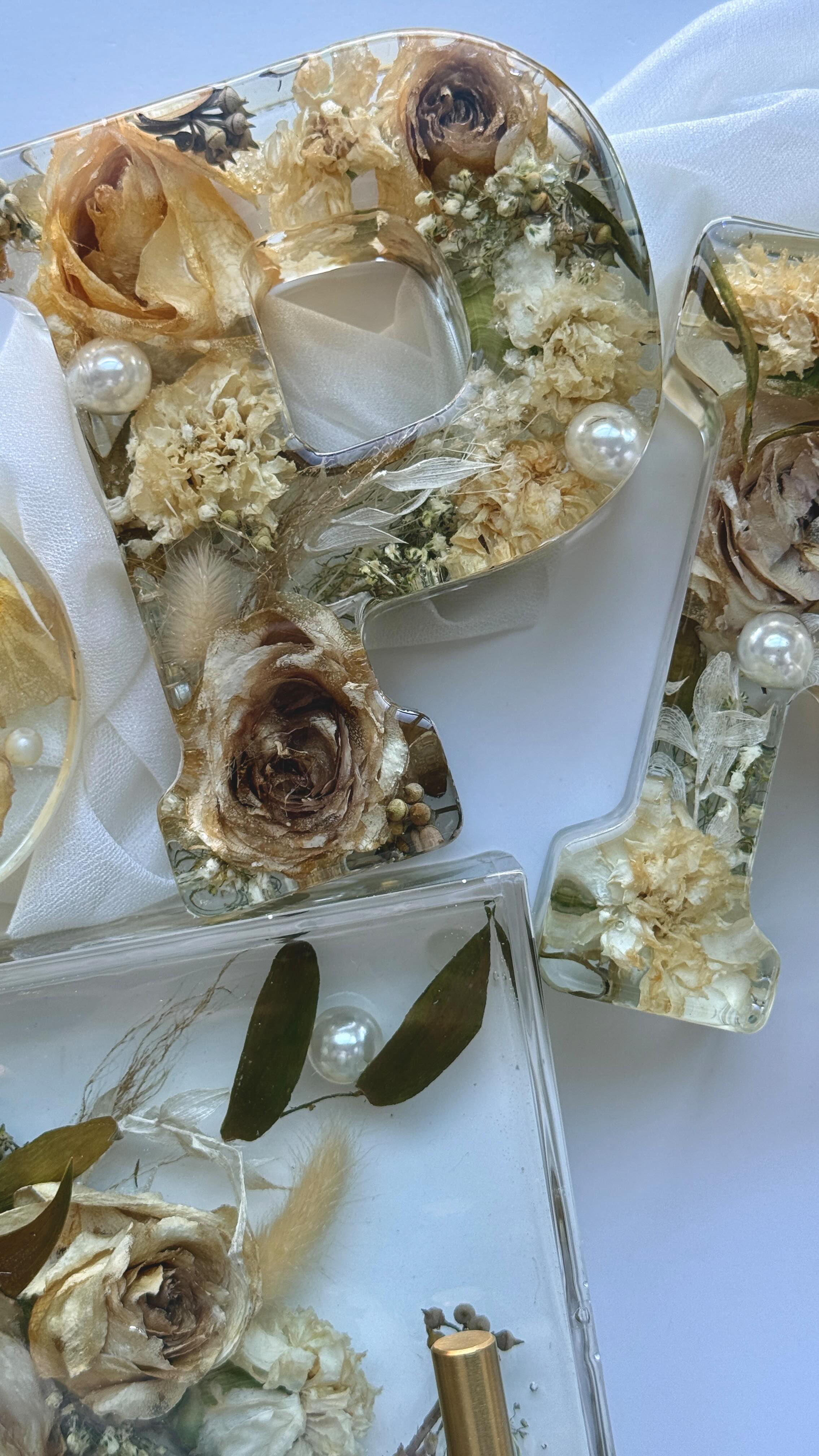 Monograms 💌
The most ordered in 2025. Will they again be our best sellers in 2026? I have a feeling, yes! 🤭
Now Booking for 2026. Reach out to us through the link in the bio. Cannot wait to create something beautiful for you.