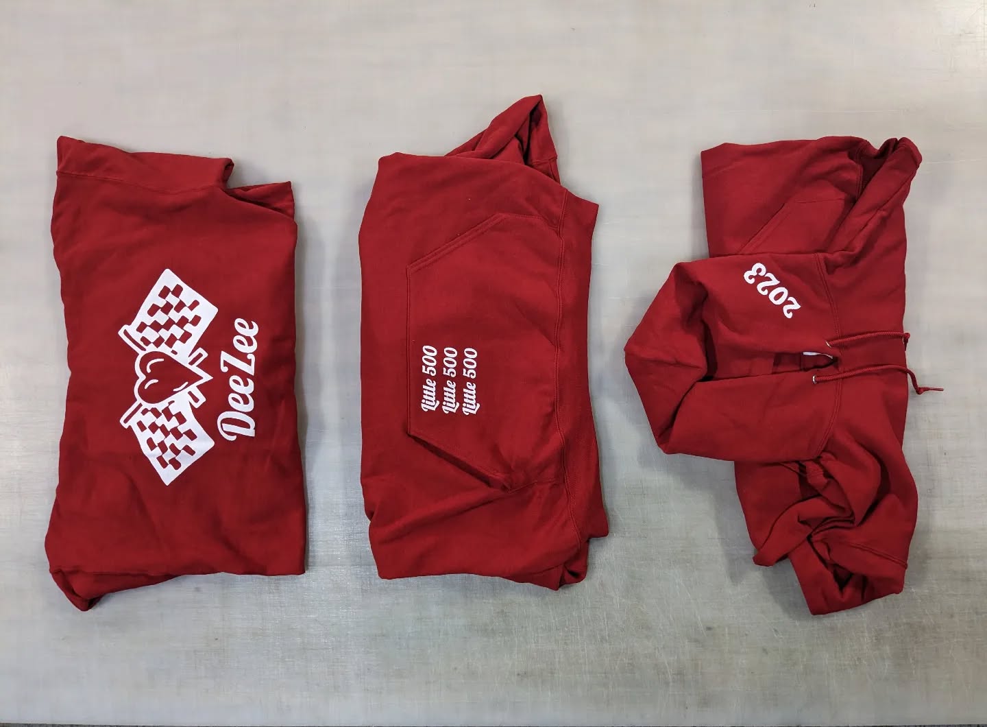 simple execution, back, pocket, hood.
#cultureapparelstudio #cultureafterdark #screenprinting #deezee #little500