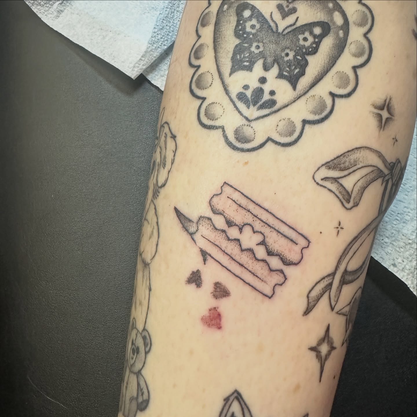 Last Friday the 13th in a small post 💗 can’t wait to do it again next month 🍀✨
Here’s some cool ones, thanks to everybody that came out! @electricavetattoo.atx 💌
_______________________
#atx#tattoo#finelinetattoo#fridaythe13thtattoo