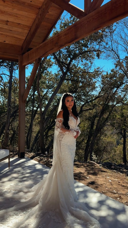 Amberlynn & Andy 2.5.26 💕
The Vendor Team:
Day-of Coordinating | @faithful_plan
Venue | @thevidereestate
Photography | @michaelabeachphotography
Content Creation | @zanacoproductions
Videography | @grumbofilms
Florist | @suebeevintage
Catering | @chuysrestaurant
Cake | @sweettreetsbakery
DJ | @toastentertainment
Hair | @mphairdesign_
Makeup | @makeupbycynthiabarba
Photo Booth | @pixsterphotobooth
Dance Floor | @centerstage_floors