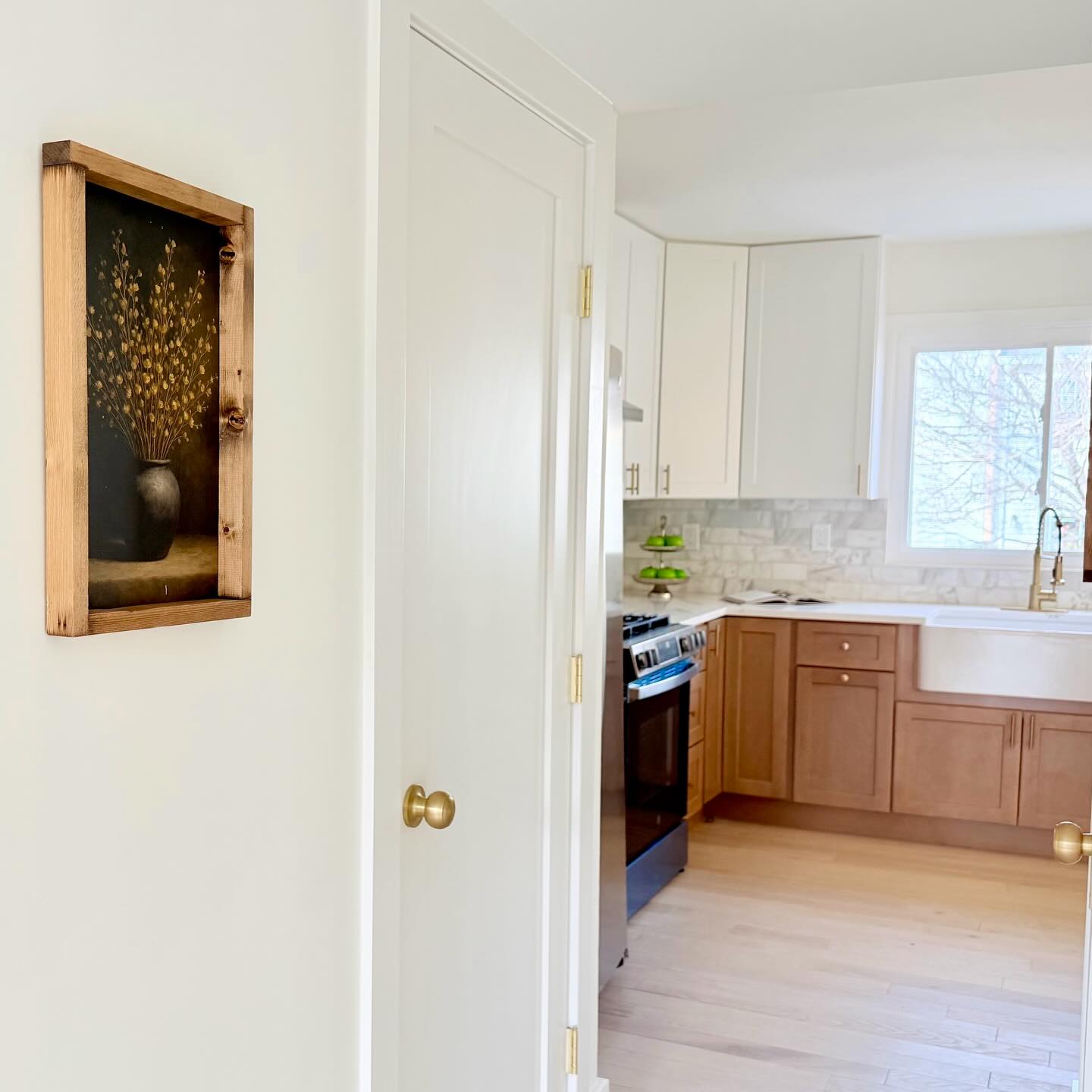 Staged to sell in Burke #vacantstaging #stagedtosell #virginiatownhouse #compassdmv