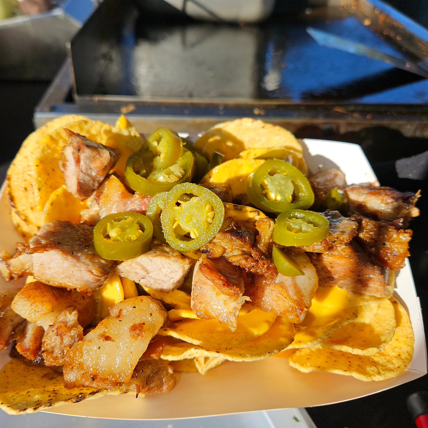 Nachos de Carnitas 😋
.
.
.
.
.
#nachos #LA #food #mexicanfood #elchaparritotacos