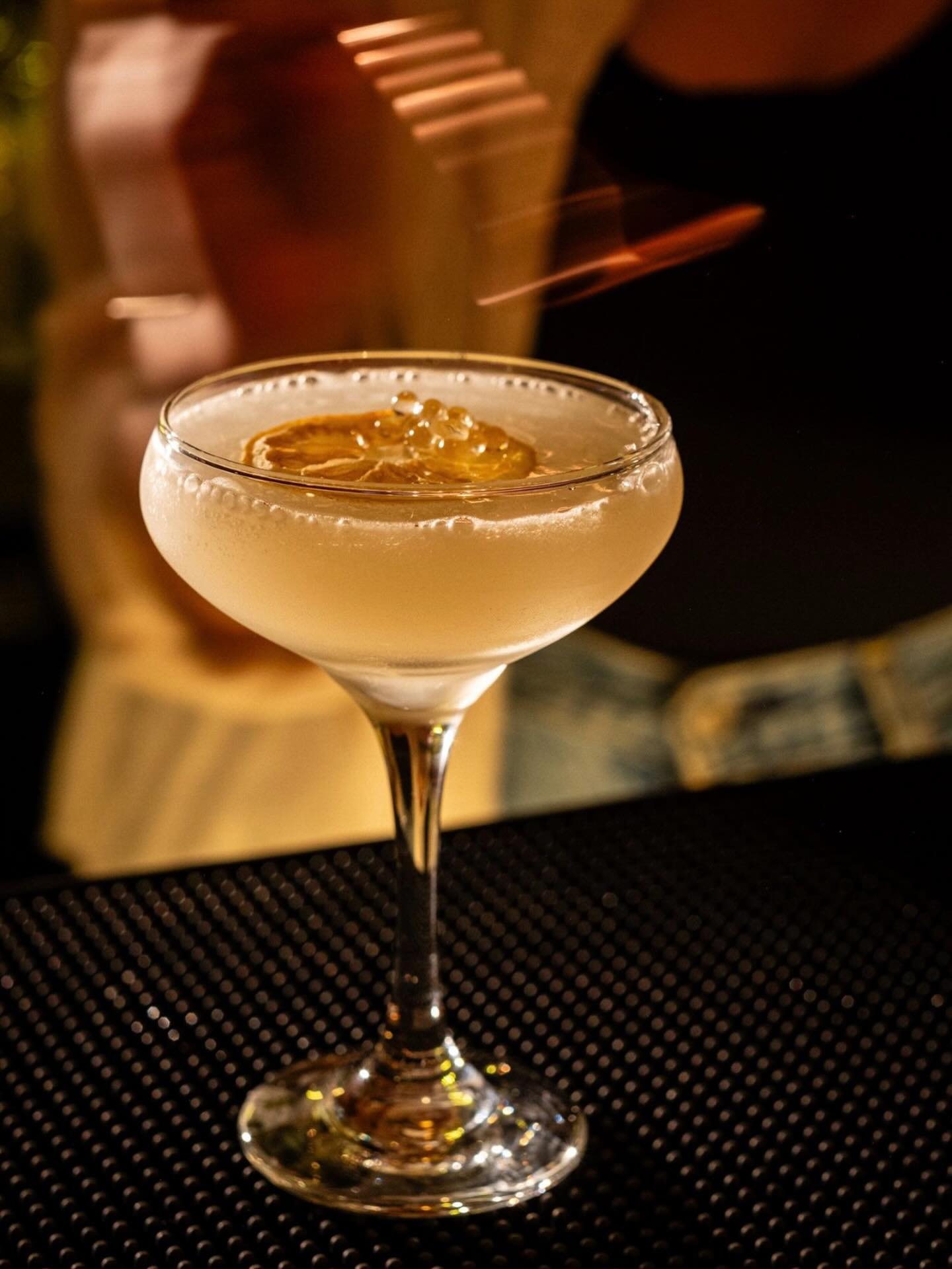 Cocktails with a little main-character energy.
Crafted, shaken, and served with just the right amount of attitude.
Come sip pretty at Mon Ami — your seat is waiting.
#barmonami #bma #monamimoments #barmonamisa