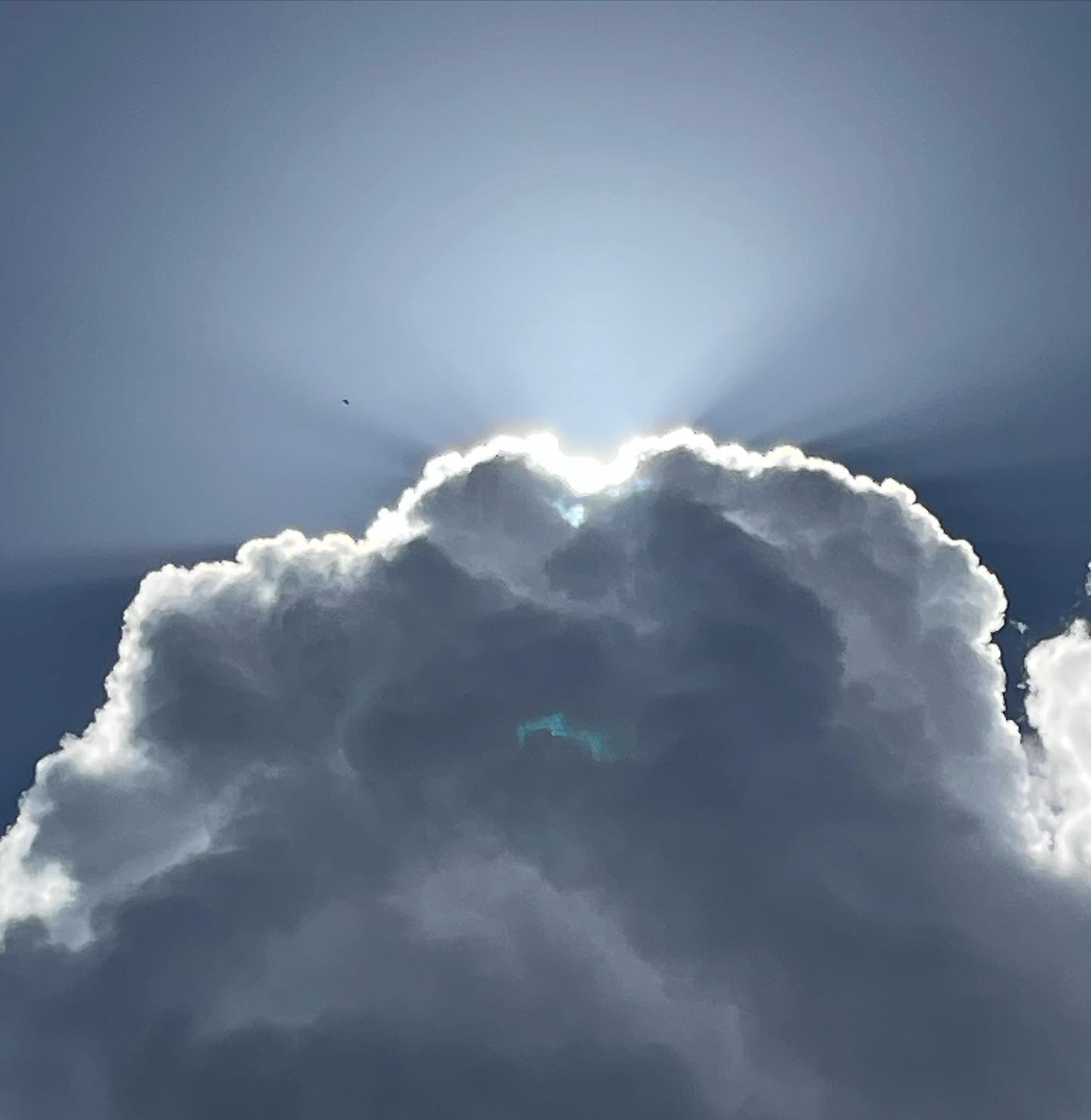 The Universe being amazing as usual. The light. Let the Sunshine ☀️ IN☀️
💛💛💛
🌀🤟💛
#sunshine #in #light #clouds #universe #love #iloveyou