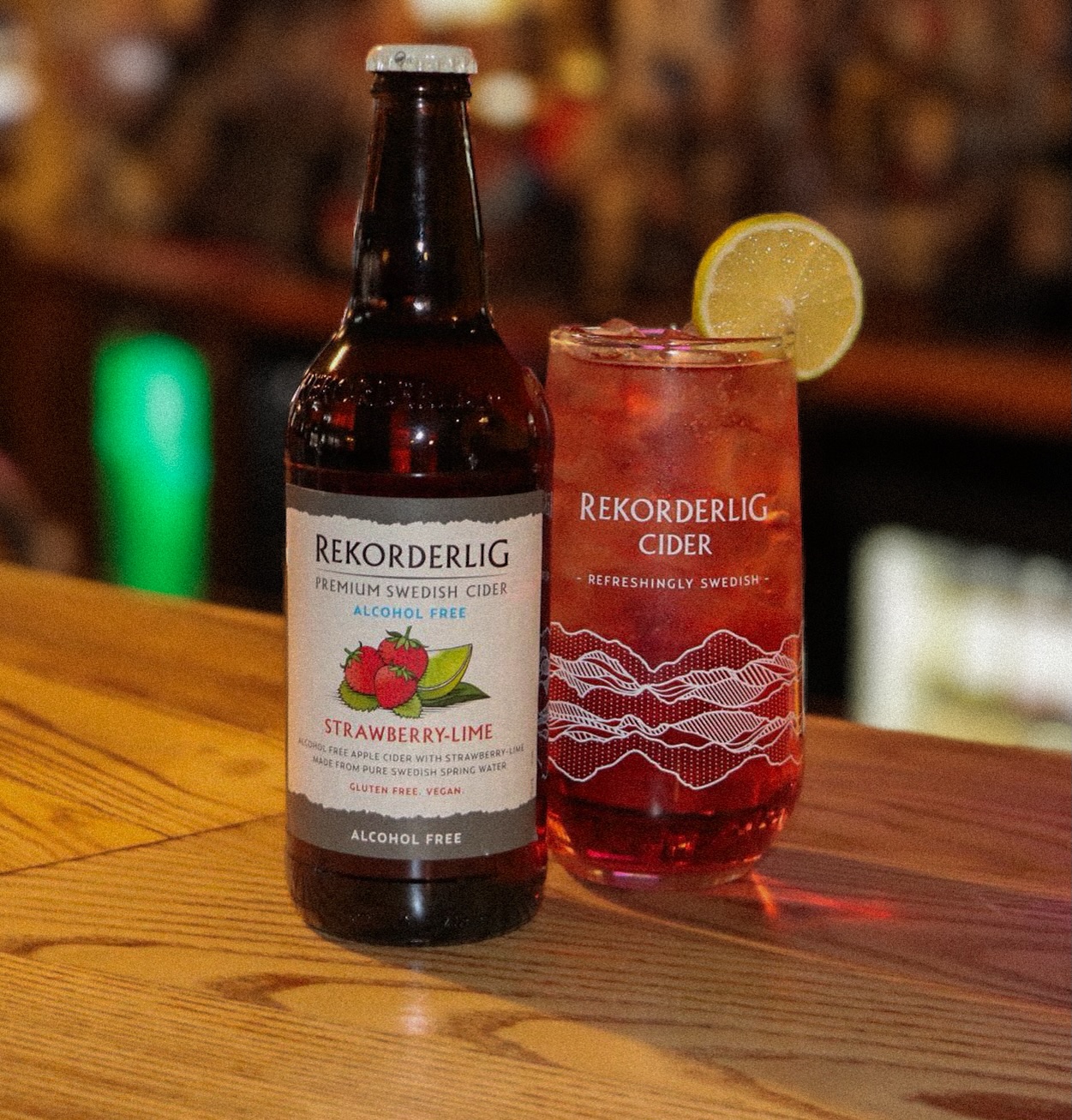🍓✨ NEW IN THE FRIDGE ✨🍋
Say hello to Rekorderlig Strawberry & Lime (Alcohol Free) 💛
All the crisp, refreshing flavour you love… without the alcohol. Perfect over ice, fresh lime on the side, and that first sip that just hits 😍
Whether you’re driving, pacing yourself, or just fancy something different – we’ve got you covered.
Refreshing. Fruity. Seriously good.
Pop in and try one 🍓🍋
#SouthStreetCoffeeHouse #SouthStreetBarAndCoffeeLounge #Rekorderlig #AlcoholFree #StrawberryLime