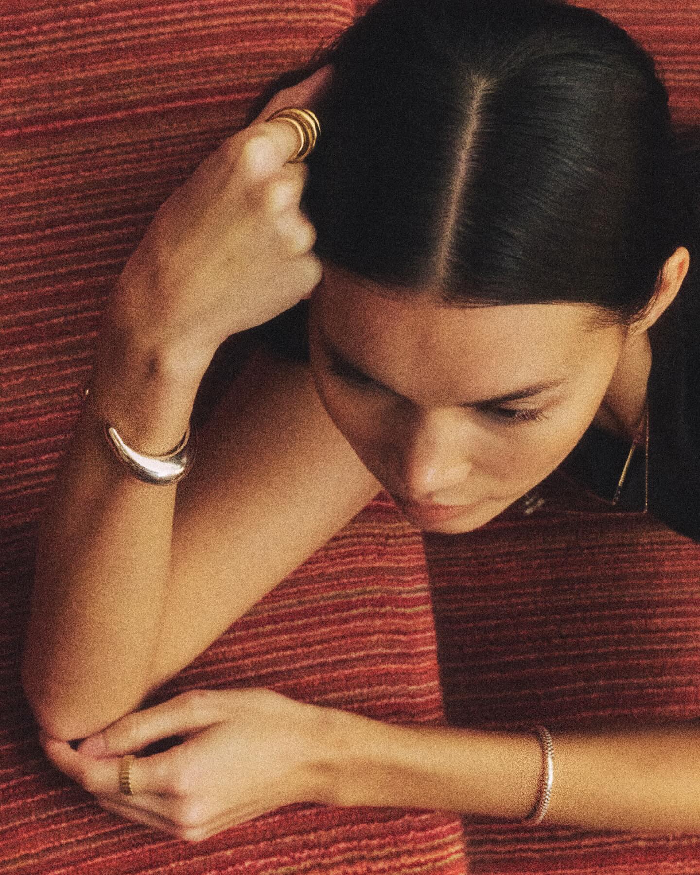 ⚫️▫️
Photo Haeun Jo @ha.too
Styling Sue Song @suekyoung
Hair & makeup Jiyoung Yang @jiyoungyangbeauty
Model Vivi @viivikaarina
Production Studio Amalfi @studio_amalfi
#minimalism #lookbookparis