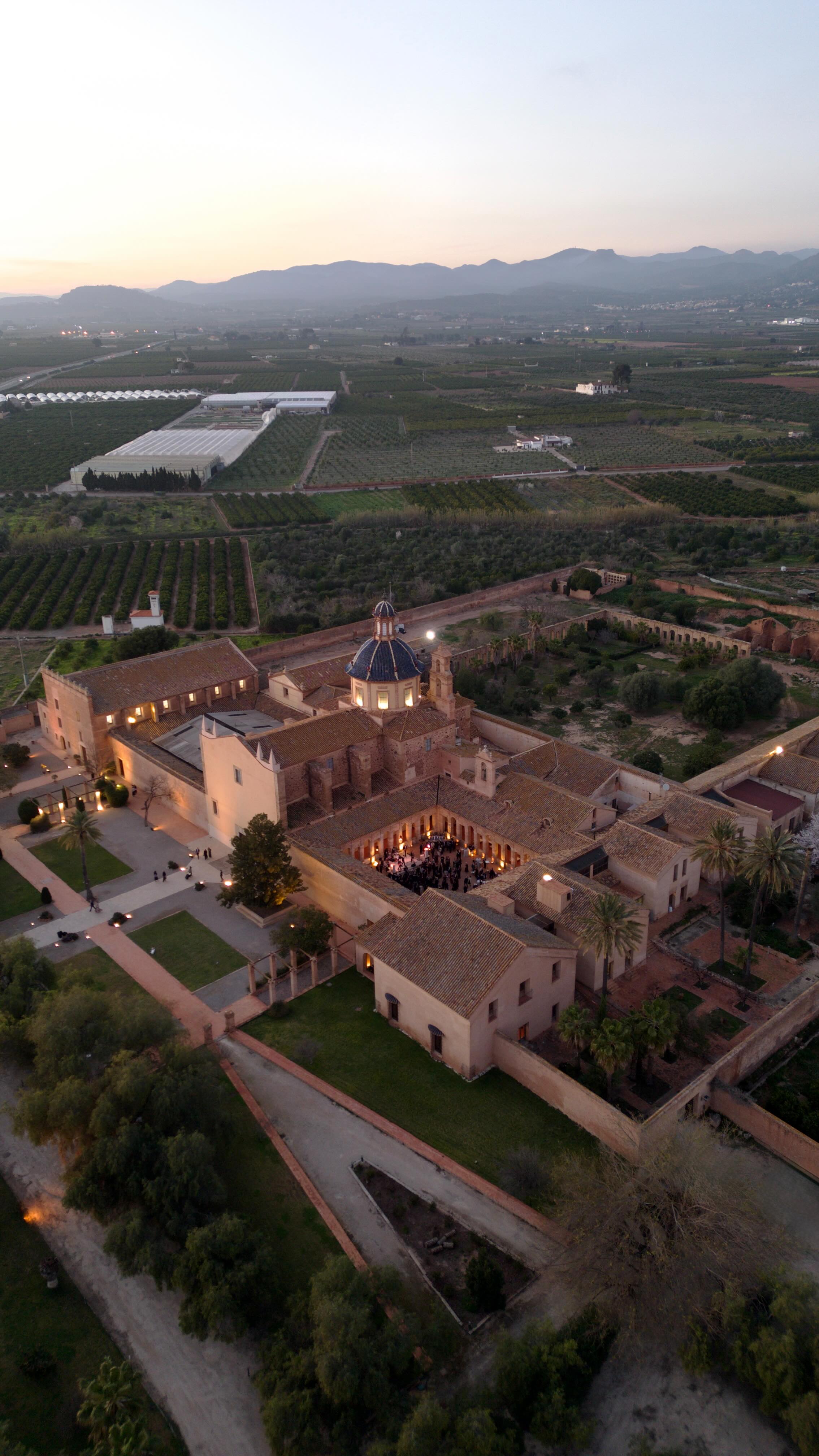El sábado pasado comenzamos temporada por todo lo alto en esta increíble finca. 🙌🏽
@cartujadearachristi
@yolandacoelloevents
@eltallerdeclo