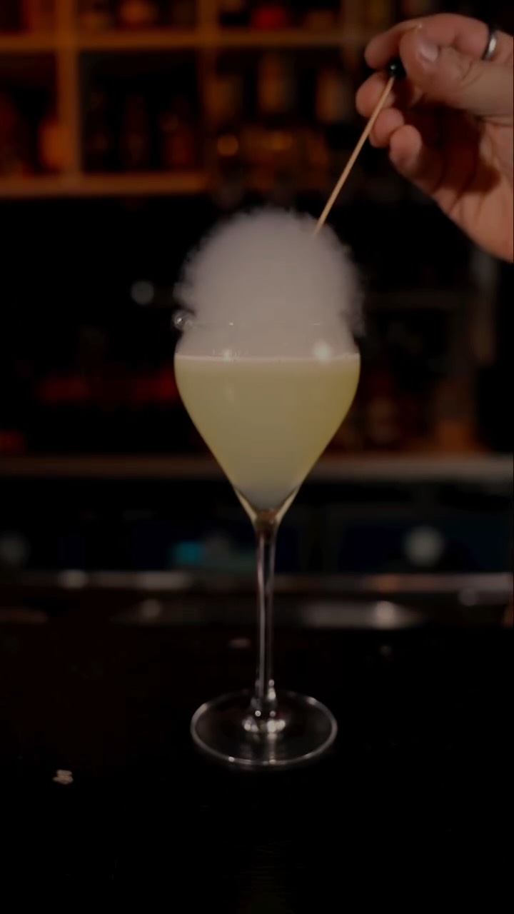 Fresh, floral & effortlessly elegant. ๐ฟโจ
Meet the Fleur De Lis: gin, elderflower, lemon & cucumber shaken into a light yet flavorful cocktail thatโs as refined as your night at Bonabo Social Club.๐ธ
Looking for something herbal and refreshing? This is your sign. ๐
#bonabosocialclub #cocktail #fleurdelis #ginlovers #elegant