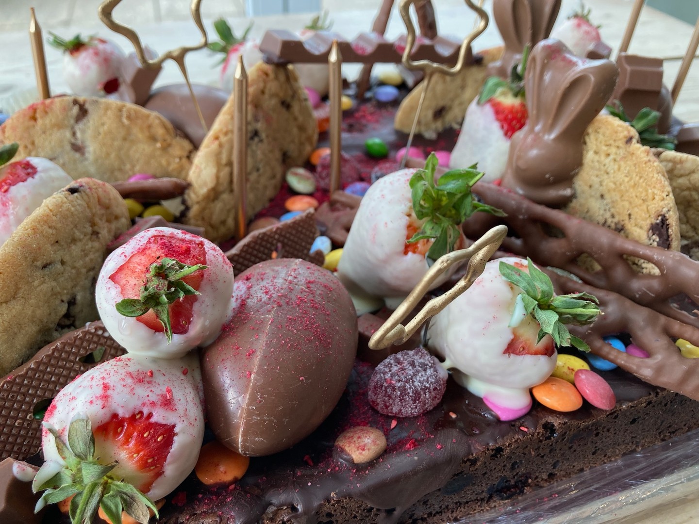 Doesn't this look like a kid's chocolate cake dream?
Did you know that we offer catering packages for kids parties next door in Naturescope?
We also provide refreshments and snacks for parents too, PLUS we will bring it all over and set it up for you.
Enquire via the link in our bio!
The Skylark team x