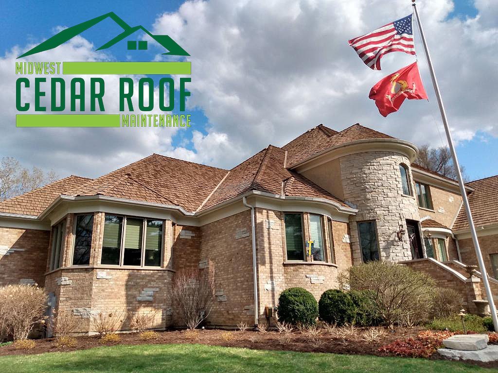 2021 SEASON IS OFF TO A GOOD START ! 💪🏽 #midwestcedarroofmaintenance #cedarshakes # barrington #cedarpreservation