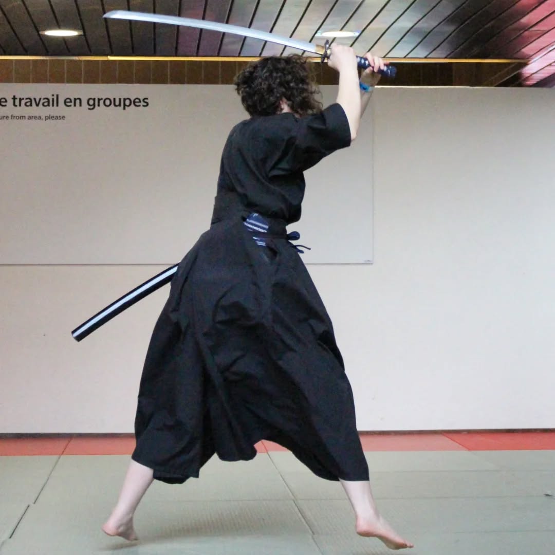 Le Dōjō Jouen de la Wa Rei Ryū vous invite à venir découvrir le Kenjutsu et le Battōjutsu, les deux arts martiaux traditionnels japonais le plus étroitement liés à l'épee nippone dans toutes ses formes.
Nos cours ont lieu
les mardi: Salle de sport du Gymnase de la Cité, Rue Pierre-Viret 2, 1003 Lausanne (20h15-22h15)
https://maps.app.goo.gl/yppJXfCC1gmT9icZ6
les vendredis: Salle de sport du Gymnase du Bugnon (Ours), Rue du Bugnon 5, 1005 Lausanne (20h00-22h00)
https://maps.app.goo.gl/YqsYqGVPzuRG4zYU7
les dimanches: Signal de Sauvabelin, Rte du Signal 46, 1018 Lausanne (10h00-12h00)
https://maps.app.goo.gl/oEyPyfoBHkSvpfUF8
Pour plus d'informations n'hésitez pas à nous contacter directement!
#jouen #wareiryu #lausanne #kenjutsu #battojutsu
Photo by @lichoupe
