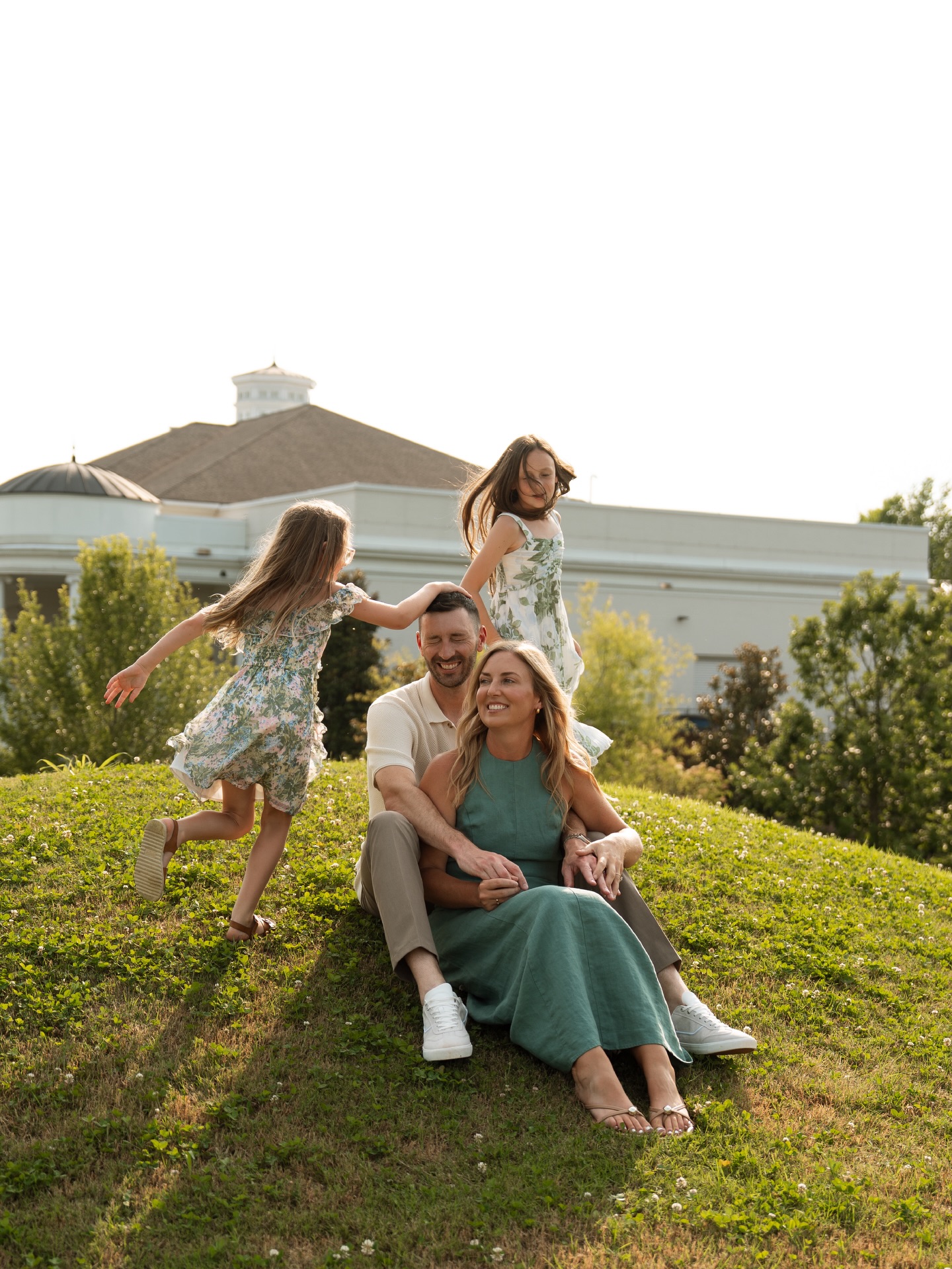 GARDEN SESSIONS ARE BACK!! Going on year three!
From April 28th through July 1st, Wednesday sessions at the Huntsville Botanical Gardens are discounted down to $350. I only take a single one hour session each Wednesday, so once it’s booked - it’s gone!
These are perfect for couples, grads/seniors, and families. :-)
You can book now via the link in my bio!!