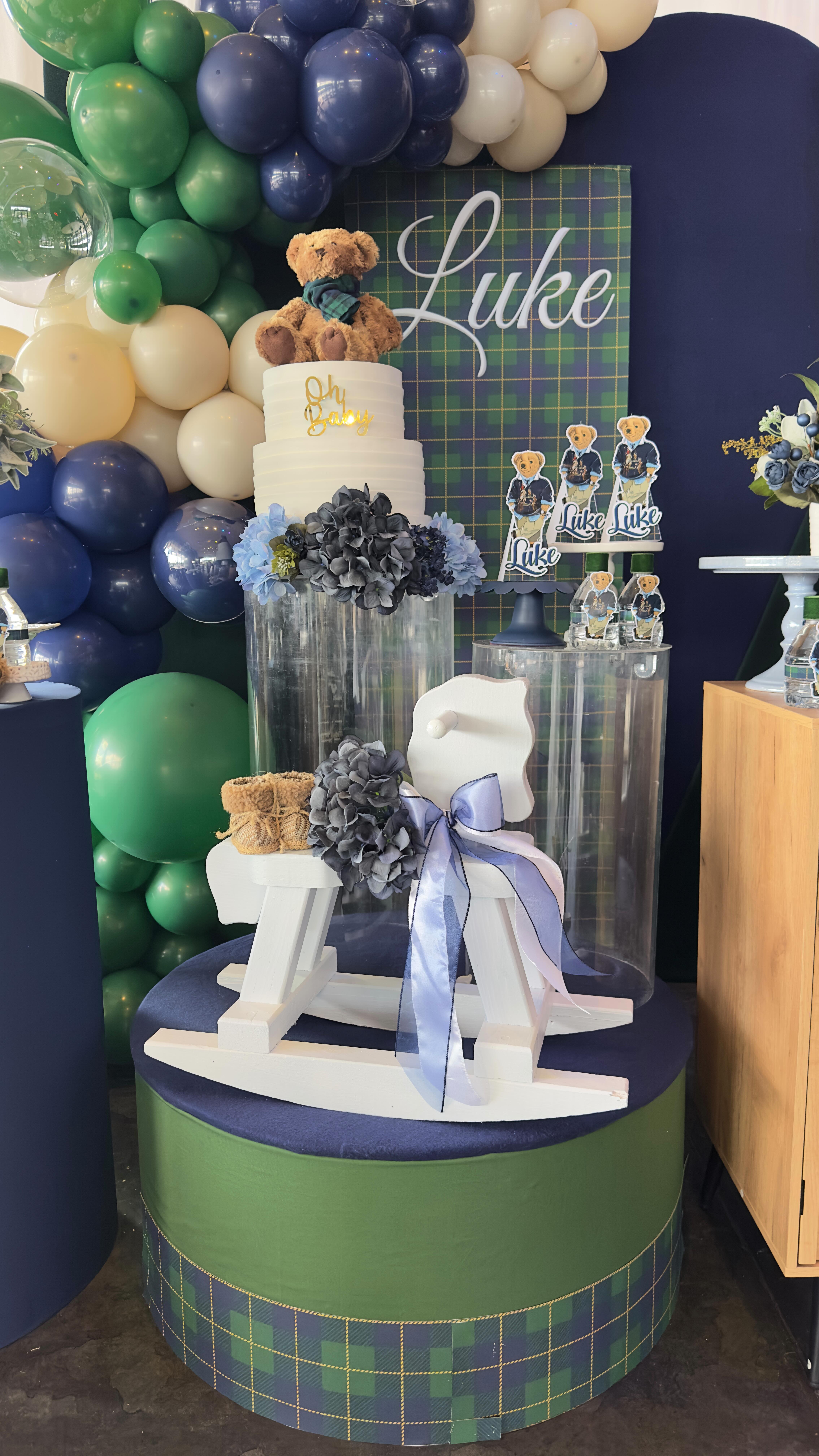 A cute Baby Shower decoration .
Venue @americanjapasushiusa