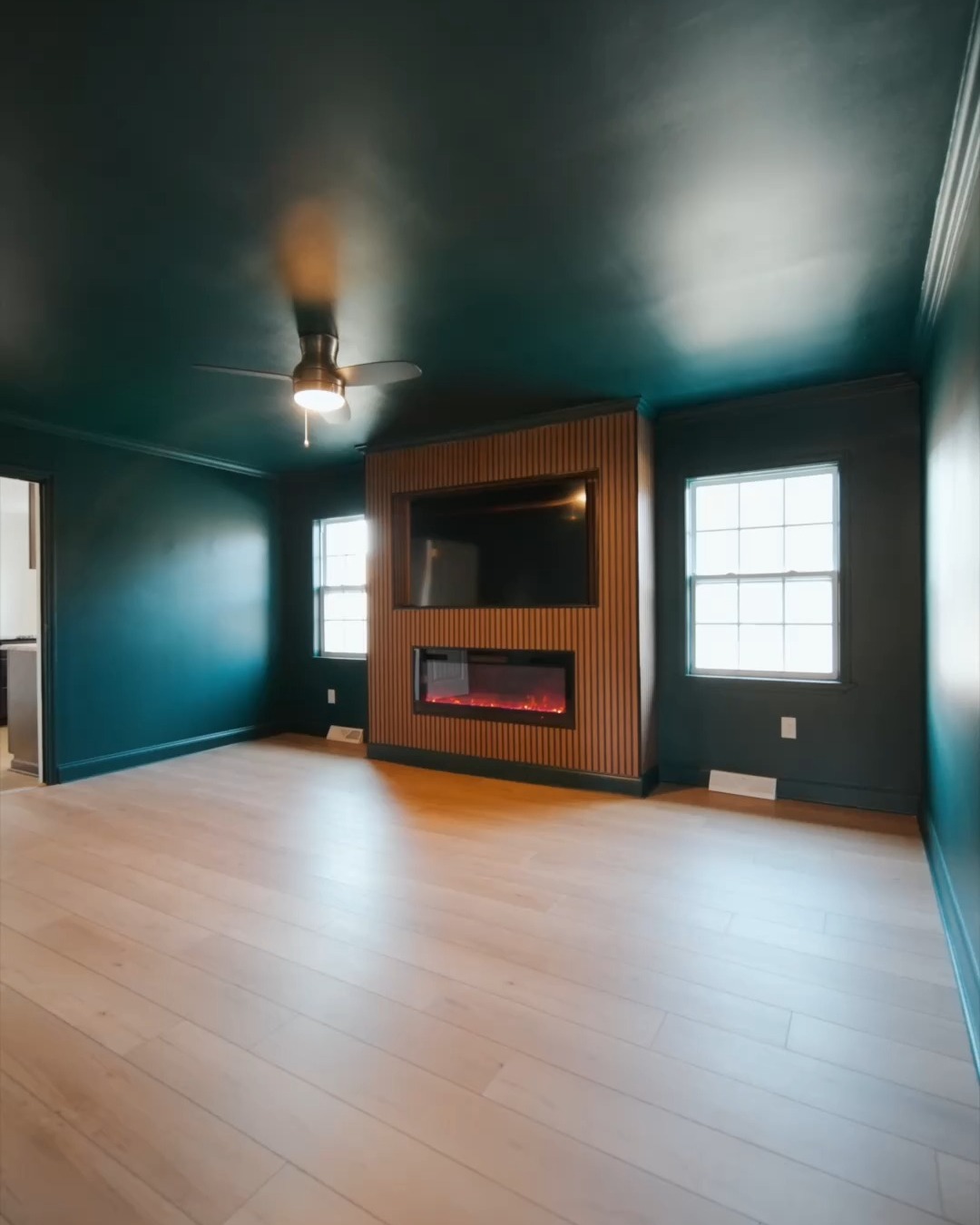 This isn’t motion added later.
This was shot with intention.
Real movement.
Real depth.
Real cinematic flow.
From framing to pacing, every angle was captured to elevate how the property feels — not just how it looks.
Because in real estate, buyers don’t connect with square footage first.
They connect with experience.
This is what a professional video shoot by @beyondallmedia looks like.
If your listings deserve more than standard coverage, let’s connect.
#RealEstateVideo #ListingMarketing #BeyondAllMedia #RealtorBranding #LuxuryPresentation #RealEstateContent #AgentMarketing #PropertyVideo