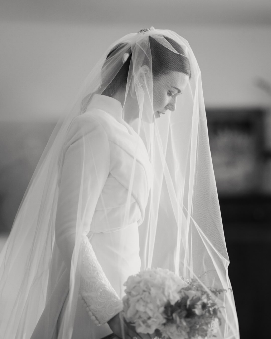Lucía & Javier el pasado mes de enero en @masiasanantoniodepoyo ✨ con vestido de @sanmartin.atelier flores @thetallervalencia música @audioprobe maquillaje @raulcastam y zapatos @flordeasoka 🤍 @luciarubiotarazona