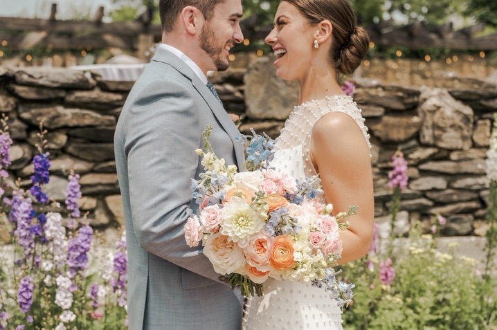 Have we mentioned before how much we love having @asummersphoto at Glen Ellen? 🌸
⠀⠀⠀⠀⠀⠀⠀⠀⠀
⠀⠀⠀⠀⠀⠀⠀⠀⠀
@socialgracesevents
@blossomandbasketboutique
@jkwbeauty
⠀⠀⠀⠀⠀⠀⠀⠀⠀
⠀⠀⠀⠀⠀⠀⠀⠀⠀
Glen Ellen Farm | historic & garden wedding venue in Maryland | now booking 2027 weddings.