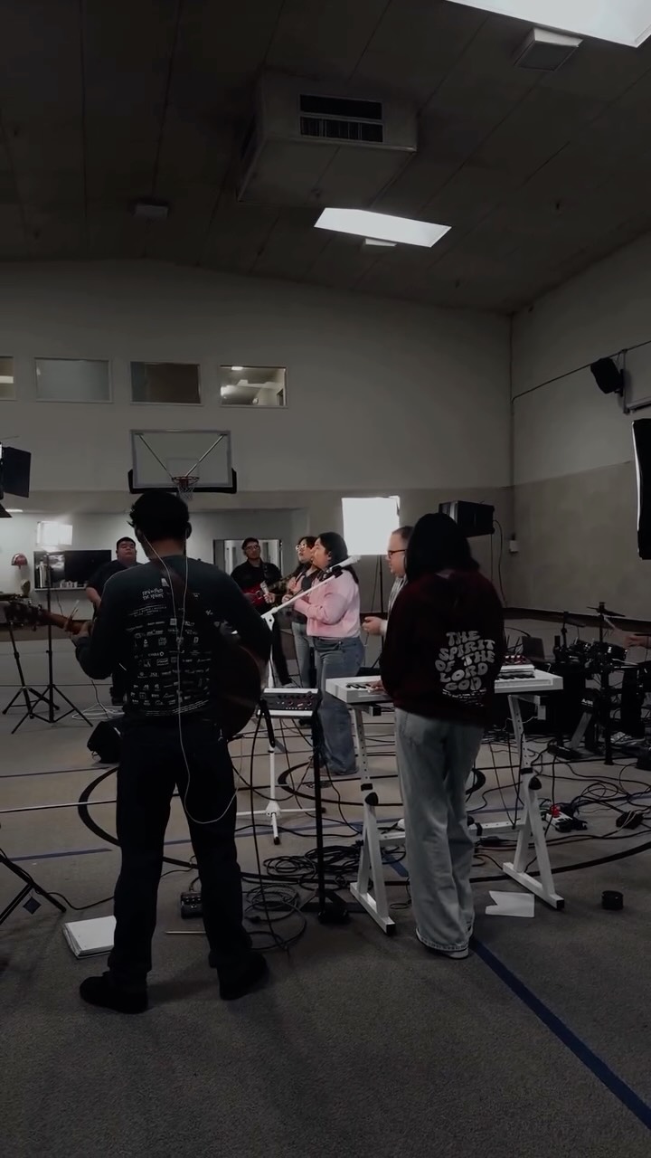 Donde hay adoración genuina, hay transformación 🙌✨
Nuestro Time Worship es un espacio para conectar, aprender y crecer espiritualmente.
Que cada acorde sea una oración y cada melodía una entrega. 🎹💛
#TiempoDeAdoración #Worship #CorazonesRendidos #school