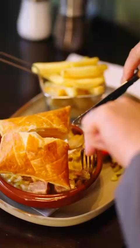 🥧🚨 NATIONAL PIE WEEK HAS ENTERED THE CHAT 🚨🥧
This week at The Rose & Crown Brentwood, we’re living our best pastry-wrapped lives…
It’s £9.95 pies
👉 Monday to Thursday
👉 This week only
That’s right. Flaky lids. Proper fillings. Gravy you could swim in. All for £9.95.
Honestly, at that price it would be rude not to.
Cancel the diet. Text the group chat. Loosen the belt.
Because nothing says happiness quite like cracking open a golden pie and watching the steam roll out like you’re on Bake Off.
Get yourself down before we eat them all. 🥧😉
#NationalPieWeek #RoseAndCrownBrentwood #PieLovers #BrentwoodEats #PubClassics #EssexFood #MidweekTreat #SupportLocal