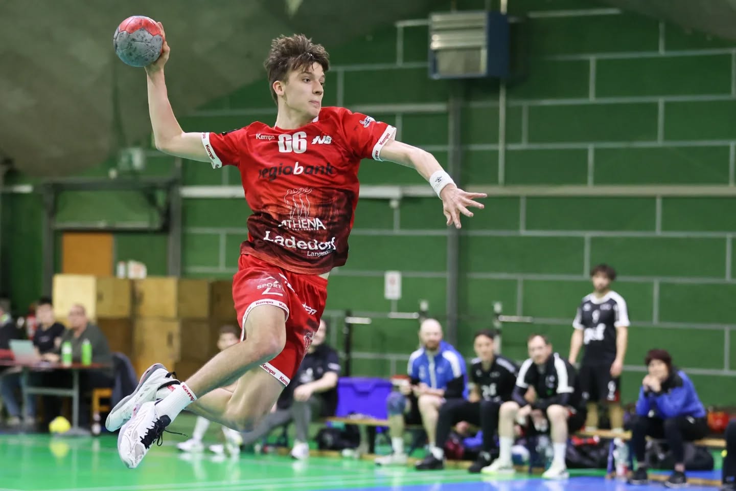 Die Bilder zum Heimsieg vom Samstag 📸
📸: Urs Trösch
#tvsolothurn #handballschweiz #solothurn #sieg #hoppsoledurn