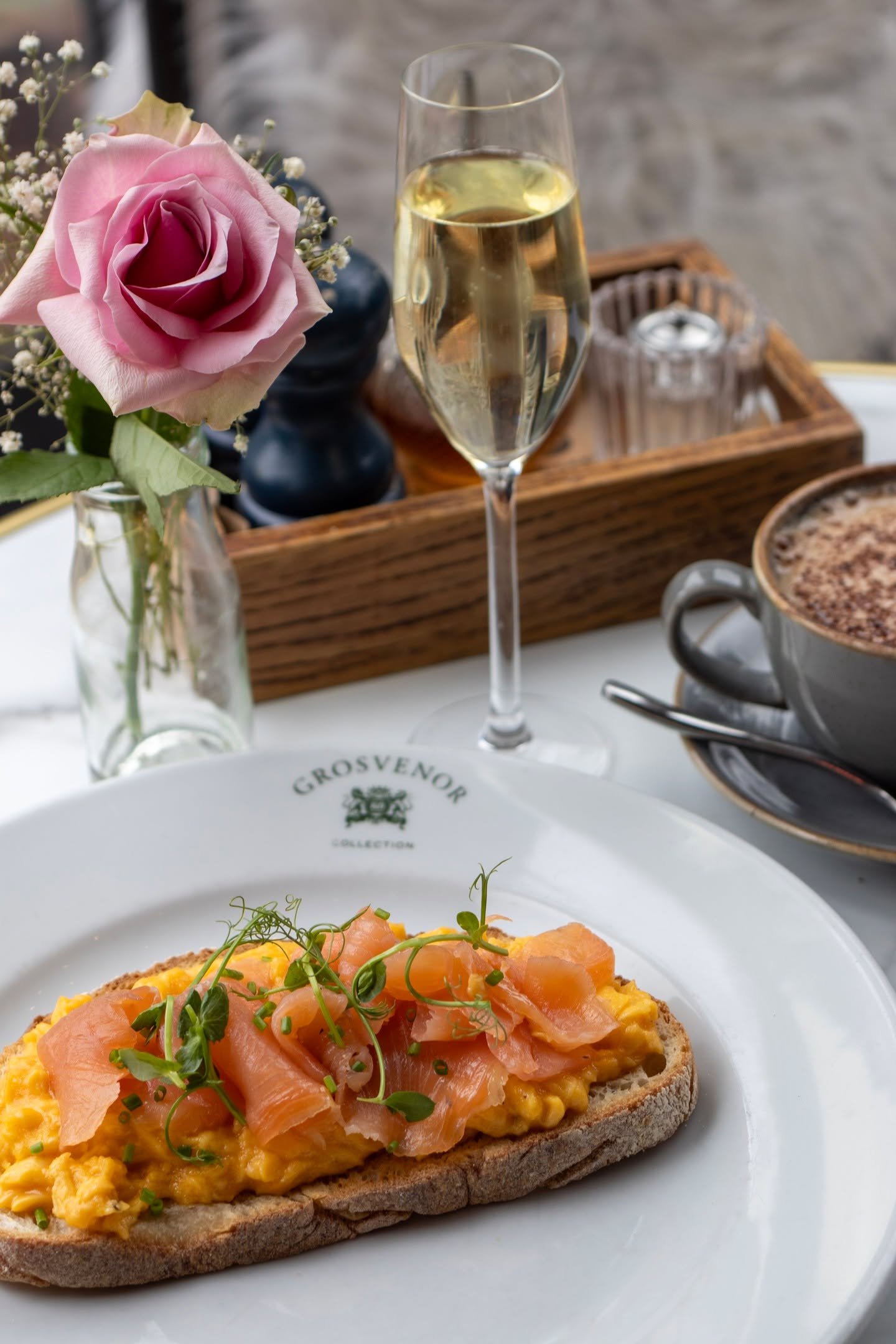 Ease into Spring with Us at The Kings Arms 🌸🥂✨
Mother’s Day is almost here, and it’s not too late to book your table. This Saturday, and on Saturday 14th, join us for Brunch from 11am–3pm — the perfect excuse for a well-deserved “mum’s day off” or an early celebration together. Enjoy a selection of everyone’s favourite brunch dishes, with Mum treated to a complimentary mimosa (Saturday 14th). ✨ Add 90 minutes of bottomless cocktails and prosecco to elevate the occasion.
☀️ Mother’s Day – Breakfast from 8am ☀️ Sunday 15th March
For the early risers, we’ll be serving a hearty breakfast menu to set Mum up for a special day.
Reserve now to avoid disappointment.
We can’t wait to welcome you. See the link in bio to book.