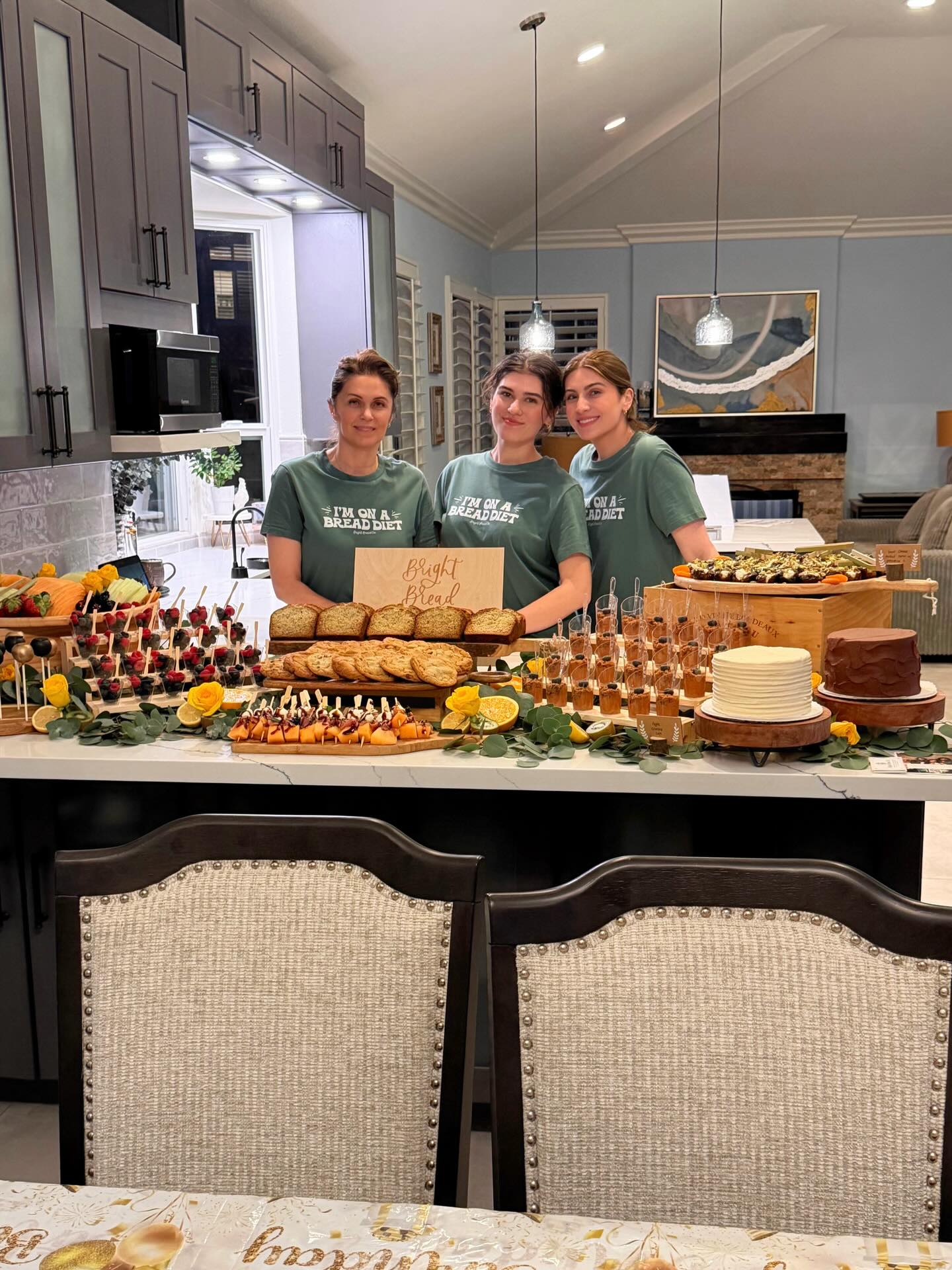 Yes! We make dessert tables too!! 🍰✨
Hosting a party in Orange County and need desserts that make EVERYONE happy? Let’s create something special together. The details alone will make you hungry 🤍
🍯 Goat cheese stuffed dates with pistachio & honey
🍎 Apple crumble cups
🍓 Fresh fruit cups
🍫 Chocolate & marble cake
🍪 Chocolate chip cookies
🍌 Banana bread
✨ And more!!!
Perfect for birthdays, baby showers, bridal showers, corporate events, and private parties in Orange County. Our custom dessert tables are beautifully styled, crowd-pleasing, and made with the sweetest attention to detail.
Let’s design a dessert table your guests will be talking about long after the last bite 💕
#OrangeCountyDesserts #OCCatering #DessertTableOC #OrangeCountyEvents #PartyDesserts
