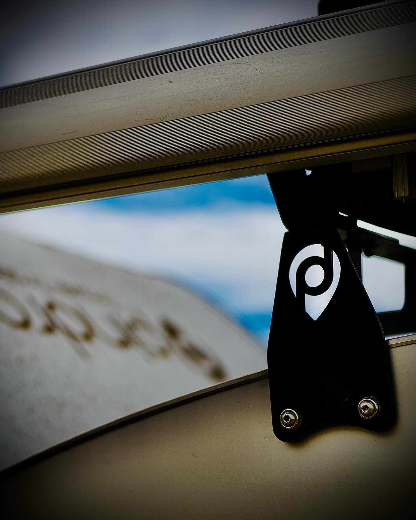 chasing blue skies.
.
purpose-built.
intentional design.
luxury brand.
.
#microcamper #purpose #intention #pindroptraveltrailers #blueskies