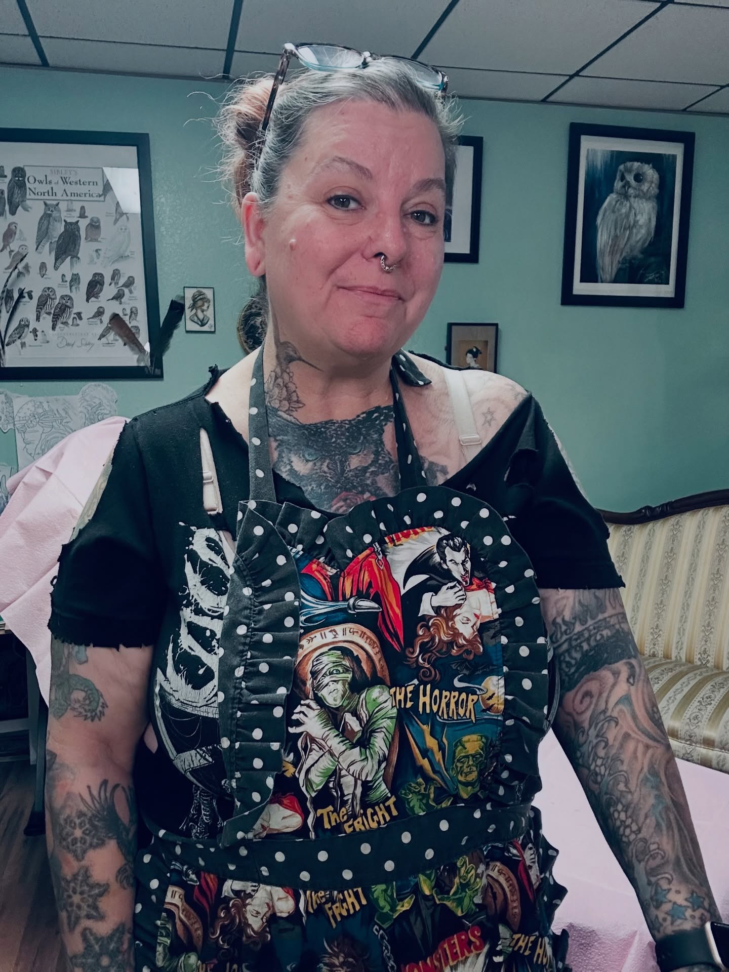 Good morning! This is me- in my unglamorous self. No make-up, messy bun- but you know what they say-“ messy bun- gets things done” lol. Not sure you thought of that but it’s true a lot of the time! 😆 Busy day today- hope you all are doing good! 🫶
#tattoo #ladytattooers #tucsontattooartist #booksopen