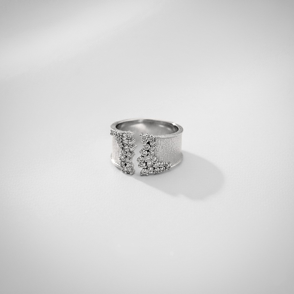 Asteria, ışığı taşıyan bir form.
Güçlü çizgi, kesintisiz parıltı.