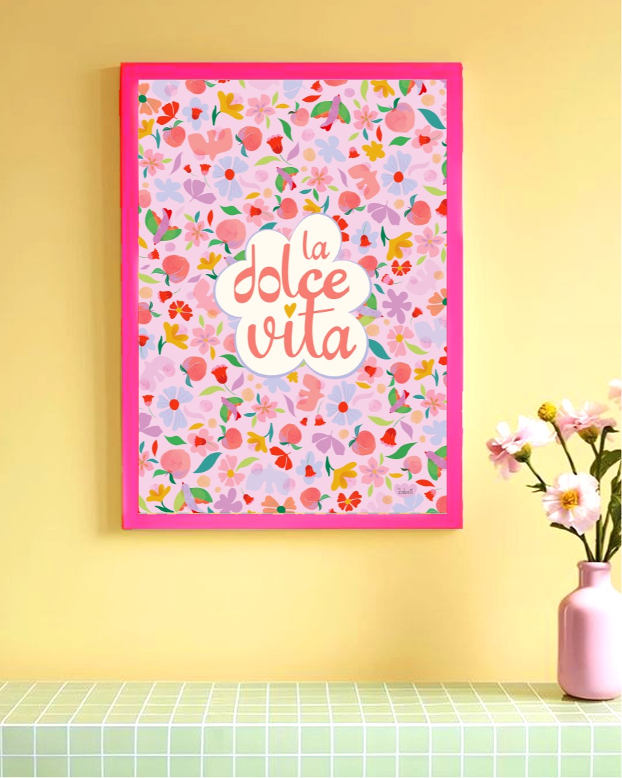 Vous êtes plutôt :
1-cadre "Cachemire Graou" en mode évasion orientale
ou
2- "Dolce vita" en route vers l'italie et le faniente ?
°°°
Moi? comme d'hab je n'arrive pas à choisir, je lancerais bien les 2 chez l'imprimeur pour vous laisser le choix d'ensoleiller votre déco de la manière qui vous plaira! ;)
°°°
#illustration #cadre #art #affiche #décoration