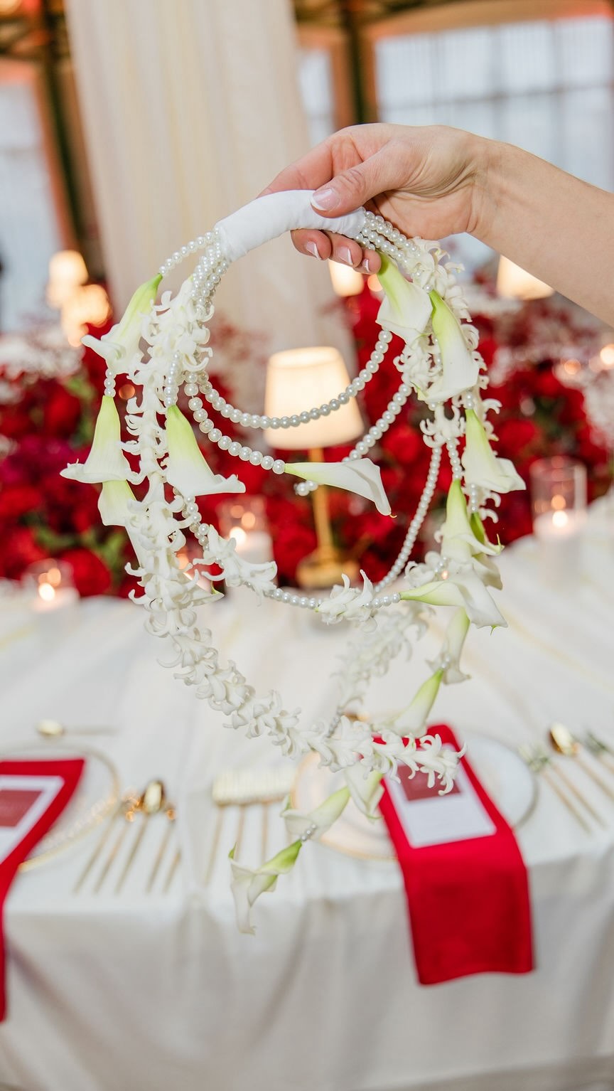 Dizajn u nás nie je vec náhody❌
V Ambientes nevnímame svadobný dizajn len ako krásu. Vnímame ho ako emóciu ❤️atmosféru ✨zážitok 🥰
Naša tvorba je výsledkom 16 rokov skúseností, tímovej práce a odvahy posúvať hranice. Pracujeme s priestorom, kladieme dôraz na estetiku a myslíme na detaily, ktoré sa spoja do harmonického celku.
Netvoríme len výzdobu.
Tvoríme atmosféru, ktorú cítite v každom detaile 🤍