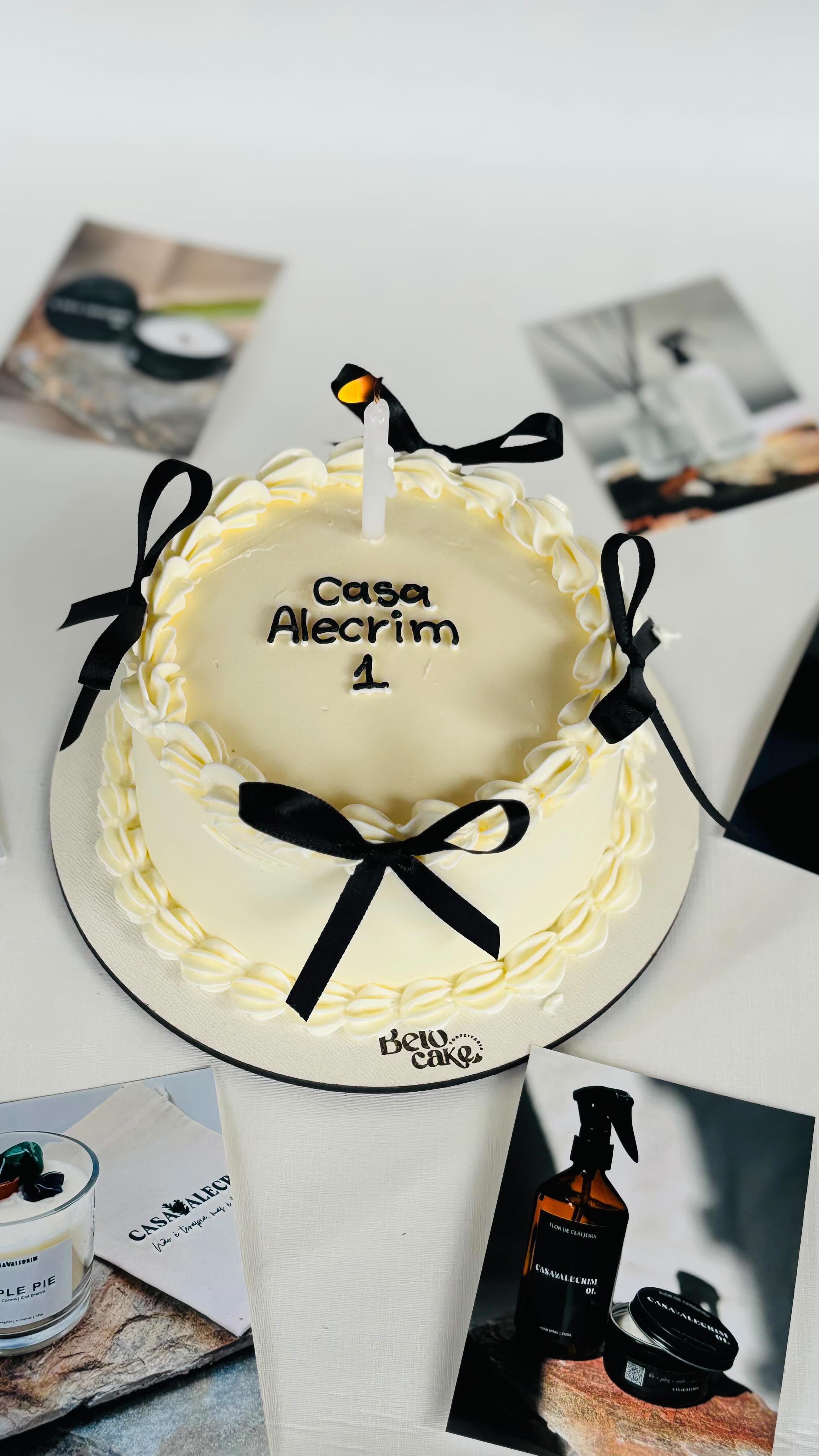 O mês mais especial do ano começa agora ✨
O Mês Aniversário da Casa Alecrim chegou para celebrar cada detalhe, cada conquista e principalmente você, que faz parte dessa história.
Prepare-se para lançamentos, surpresas, presentes e momentos cheios de aroma, cuidado e intenção. 🌿
Vamos comemorar juntas? 💛