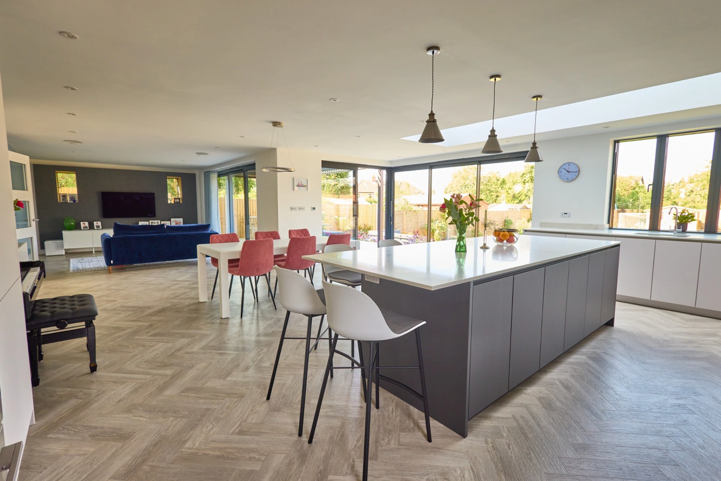 Light that transforms the whole space. Open‑plan living at its brightest☀️
Get in touch with our team today for a free visit and quote 🙌
🌐 dandbbuilding.co.uk
📲 01727 514020 | 07764745711
📧 ben@dandbbuilding.co.uk
📍 St Albans, Hertfordshire
We work primarily in Hertfordshire, with recent projects in Redbourn, Harpenden and St Albans.
#HertfordshireBuilders #StAlbansConstruction #HertfordshireConstruction #StAlbansBuilders #HomeRefurbishment