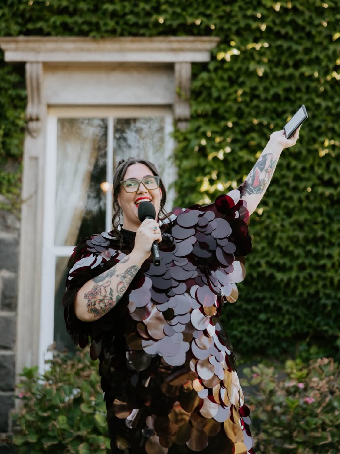 MAGICAL. THEATRICAL. EXTRAVAGANT.
A cheeky moment captured from the festival of Vinnie & Brad.
P.s if you find my sequins you know where to find me
@danbrannanphoto
@barunahplains
@asos