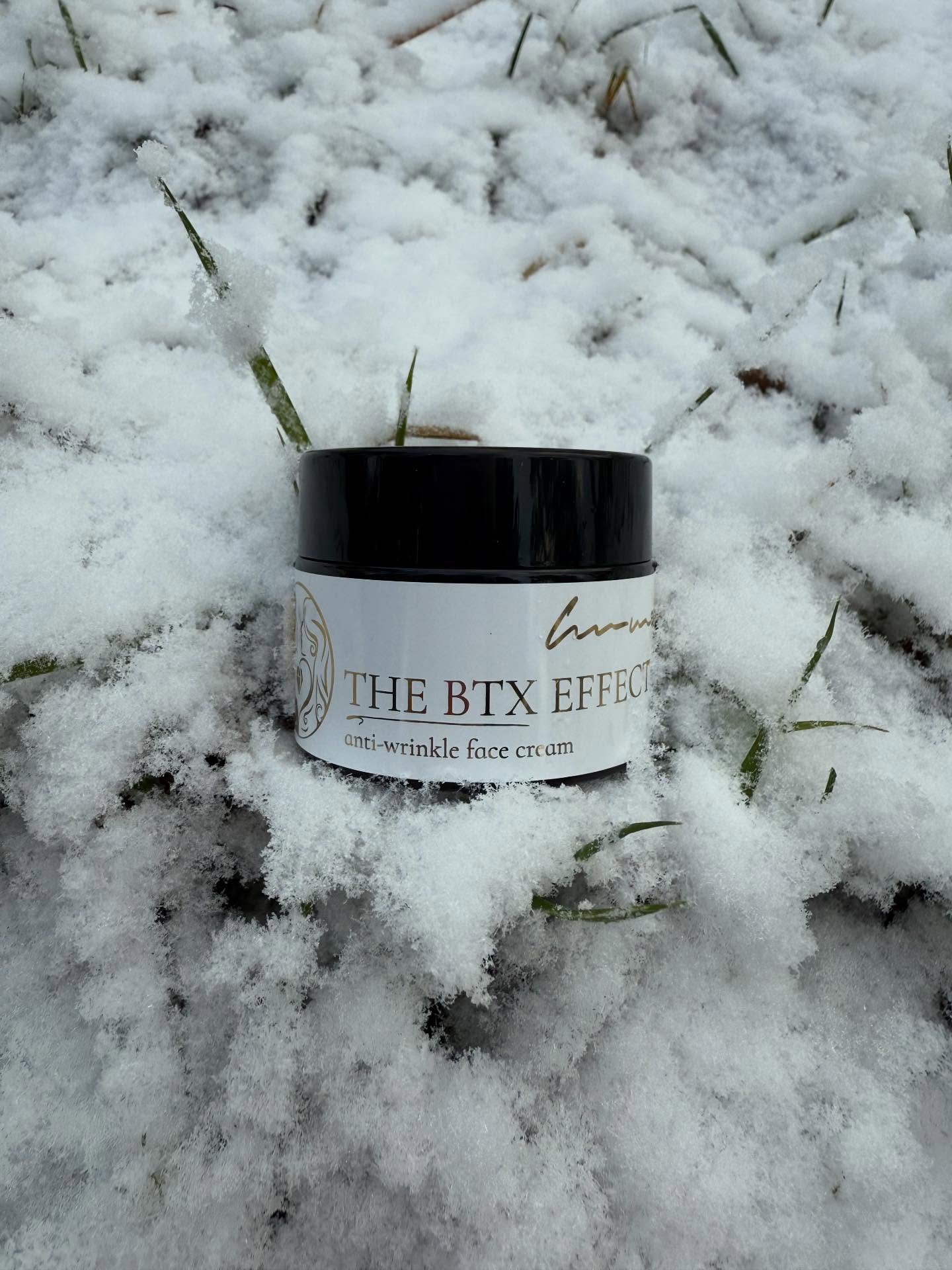 Meet our BTX Effect Face Cream ✨
Smoothing. Firming. Youth-Enhancing.
Our richest, most nourishing formula is designed to support winter skin while delivering a natural smoothing, “Botox-like” effect by helping relax facial tension and soften the look of fine lines. This deeply moisturizing cream works to boost collagen, soothe inflammation, and even out skin tone — leaving your complexion firmer, smoother, and visibly refreshed.
Packed with powerful botanicals, this luxurious blend features Acmella to help relax facial muscles and reduce the appearance of wrinkles, and Sarsaparilla to tone, balance, and protect the skin. Shea Butter and Arnica intensely hydrate, calm puffiness, and soothe irritation, making it perfect for dry, cold-weather skin. Prickly Pear Seed Oil and Acerola help brighten, restore elasticity, and support collagen production, while Rose Otto and Rose Geranium oils deeply moisturize, heal blemishes, and enhance your natural radiance.
Herbal, healing, and deeply hydrating — your winter skin’s ultimate glow ritual. 🌿❄️ #dryskin #antiagingcream #botoxeffect #organicskincare #cleanbeautyrevolution
