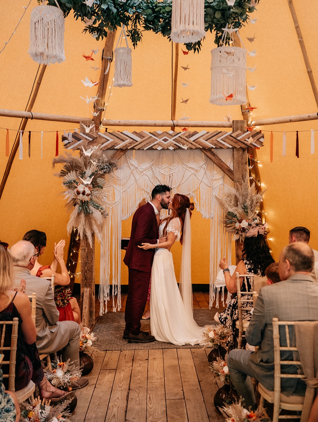 If your wedding colours are orange and terracotta tones, here’s some inspiration for you 🧡
These warm, earthy colours work so beautifully with dried flowers and natural textures, creating a relaxed, cohesive look that feels perfect for rustic barns, woodland venues, and modern spaces alike.
From aisle decor to table styling and signage, terracotta tones add depth and warmth throughout your day.
If you’re planning a wedding with these colours and would like to chat about decor options, we’d love to help bring your vision to life.
#TerracottaWedding #OrangeWedding #WeddingColourInspo #WeddingDecorUK #URURAMoments