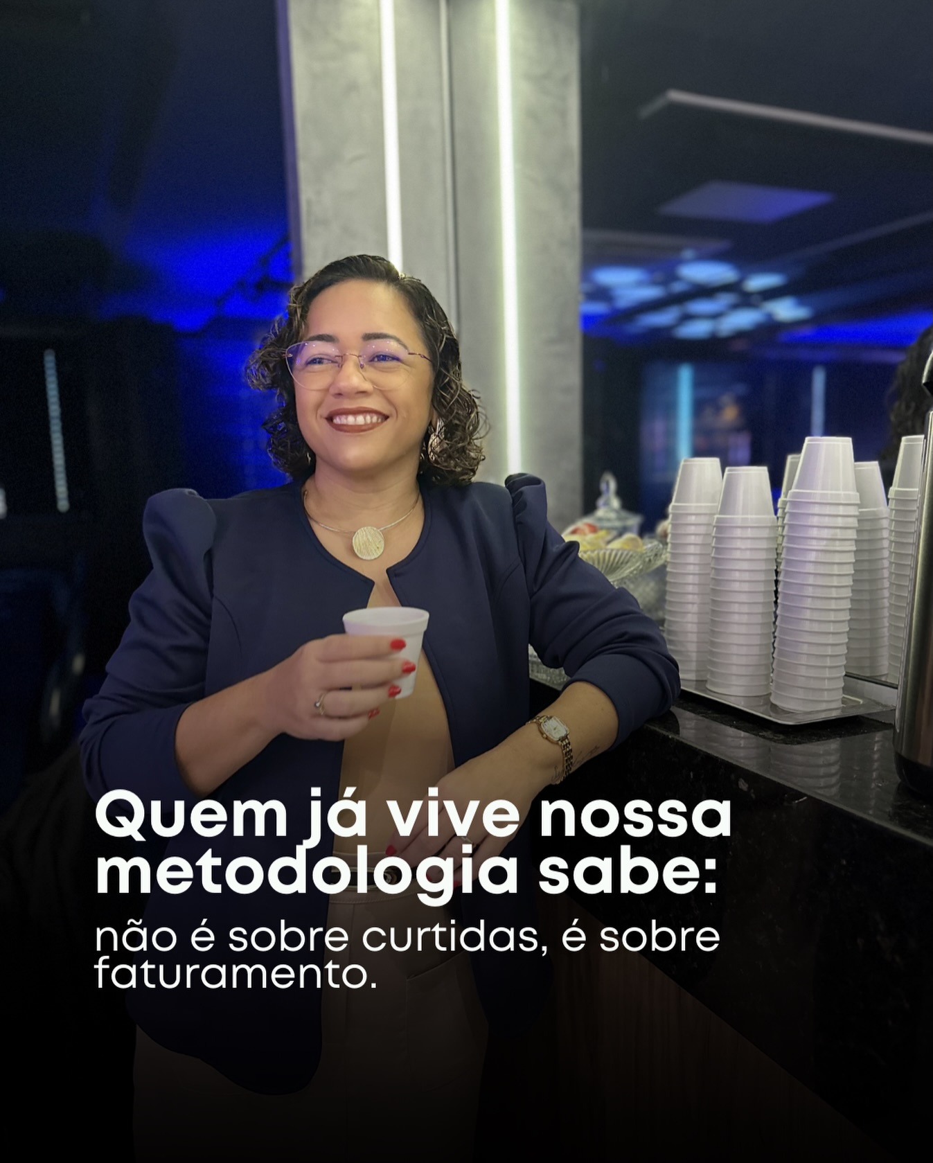 Foco no seu faturamento.
Não se distraia com vaidade, comparação ou métricas que não pagam boletos.
Empresa forte é empresa que fatura, organiza o caixa e cresce com previsibilidade.
Curtida não sustenta negócio.
Faturamento sustenta sonhos, equipe e expansão.
Direcione sua energia para o que realmente importa: vendas, processo e resultado.
#FocoNoFaturamento #MarketingQueVende #GestãoEmpresarial #NegócioLucrativo #AltaPerformance VendasComMétodo