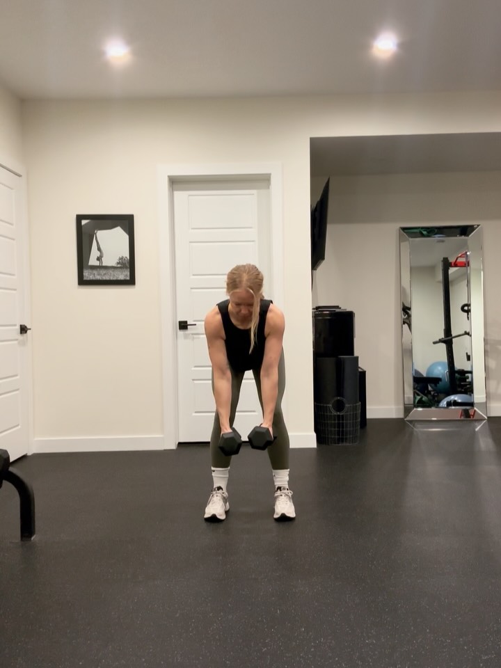 If all you had was you and some dumbbells and a dream for your back.
#dumbbellsonly #backdayathome #backworkoutideas #backgoal #athomeworkoutsformoms