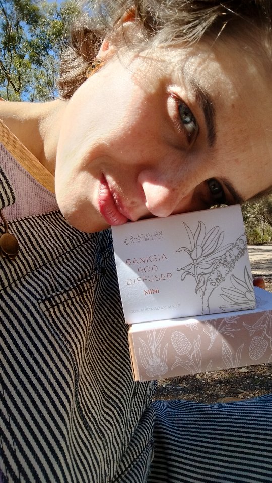 ✨ Uncover the magic of pure essential oils in group therapy! 🌿 The gram says no to long videos so please share to prove them wrong but I've also helped by spreading out what I have to say into three parts ... So watch Part 1 as we explore how these natural wonders can enhance your rituals and grounding practices. 💫 #EssentialOils #GroupTherapy #Rituals