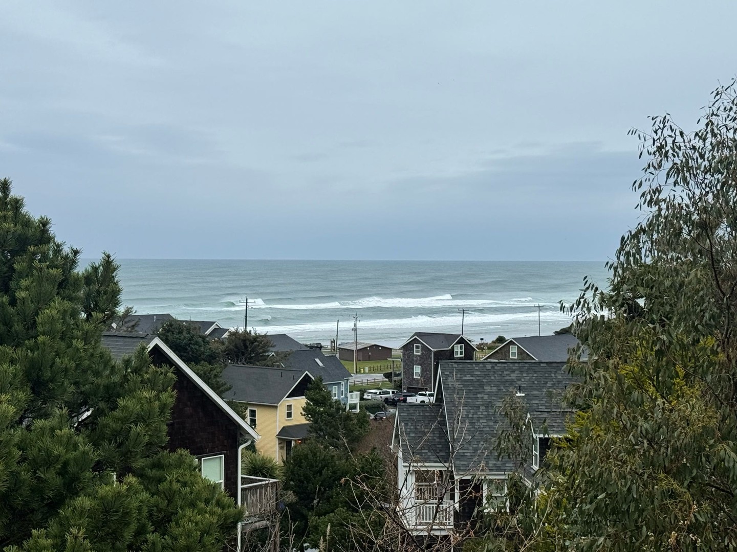 Embracing the Oregon Coast at this year’s Junior Discernment Retreat! 🌊🌲
Junior Beacons spent the weekend leaning into both fellowship and solitude as they reflected on their journey and discerned God’s calling for their lives.
We’re cheering you on every step of the way, Juniors!