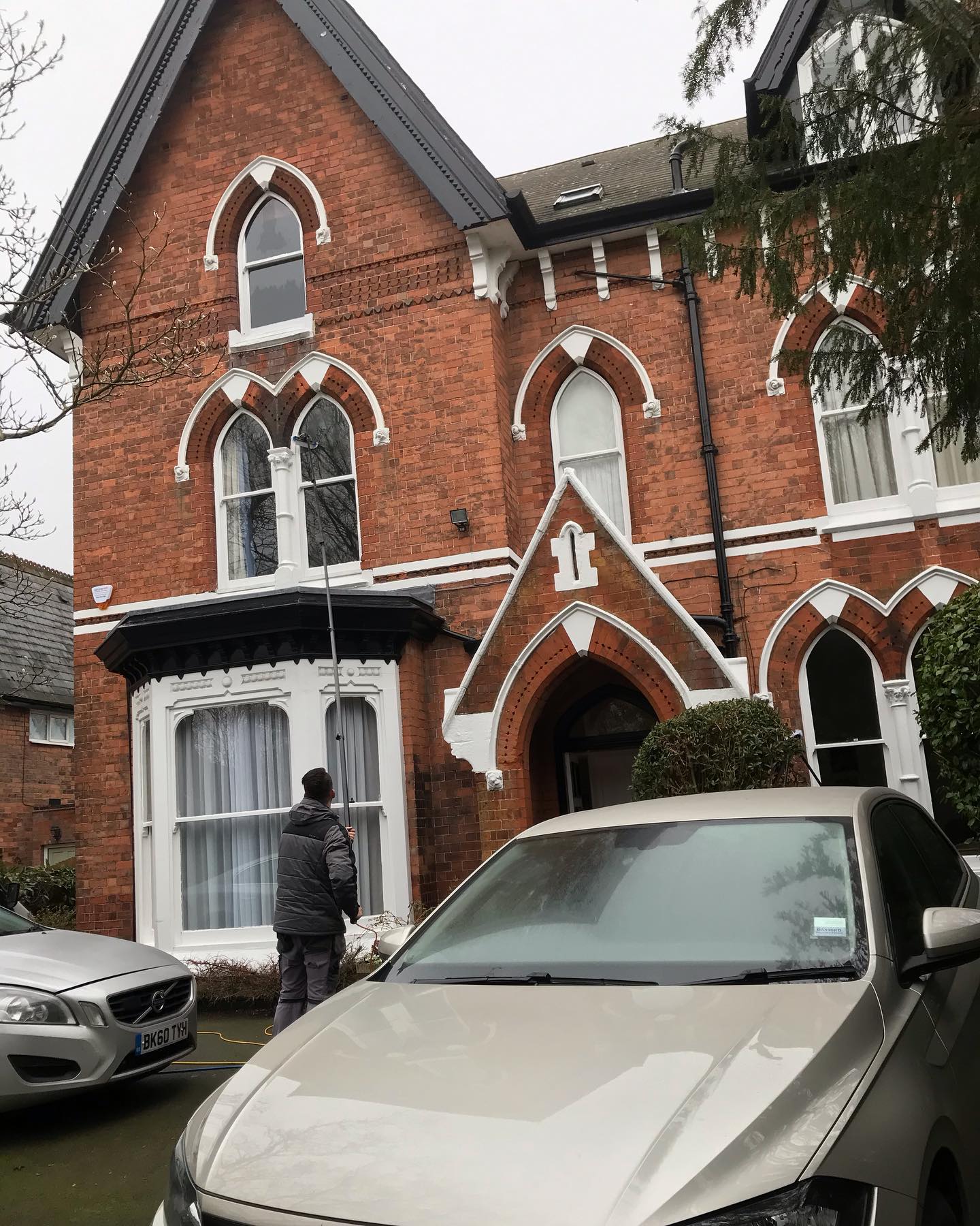 #stay safe throwback
This is just one of the many stunning period style homes we clean throughout Edgbaston, Harborne, Moseley, Selly Oak, Bournville and Kings Heath. ⭐️Professional ⭐️Quality ⭐️ Reliable ⭐️ ✨10 Years Experience✨ 🏡Residential + Commercial 🏢 🌏 www.adam-bartlett.co.uk
📧 info@adam-bartlett.co.uk
📞 07760713218
#windowcleaners #windowcleaning #commercial #residential #birmingham #walsall #birminghamlife #walsalllife #edgbaston #edgbastonlife #harborne #harbornelife #bournville #bournvillelife #sellyoak #sellyoaklife #moseley #moseleylife #business2business #business #birminghamproperty #propertymanager #propertymanagement #landlord #tenants #studentaccommodation