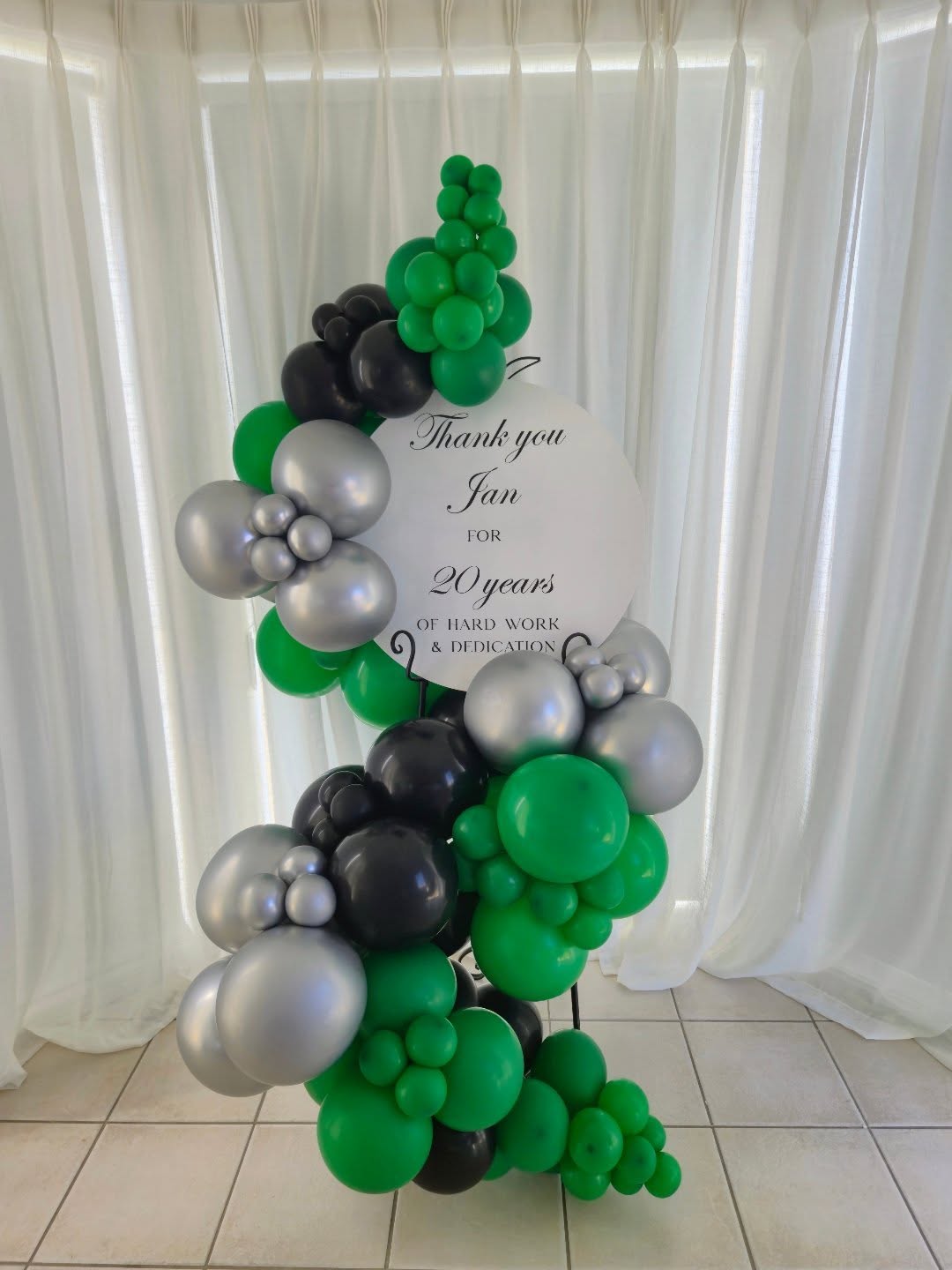 POV: You are appreciated at work and your colleagues mark the occasion 😀
#easelsign #easelballoons #ballooneasel