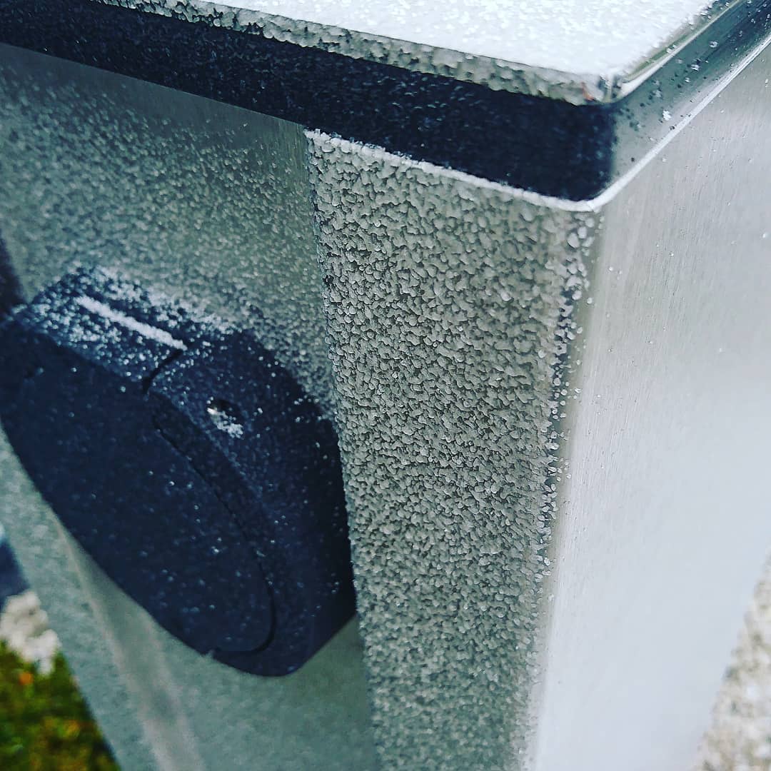 Charger on ice #ac #charger #on #ice #zeroemission #zeroemissions #22kwcharger #tesla #egolf #leaf #go #green