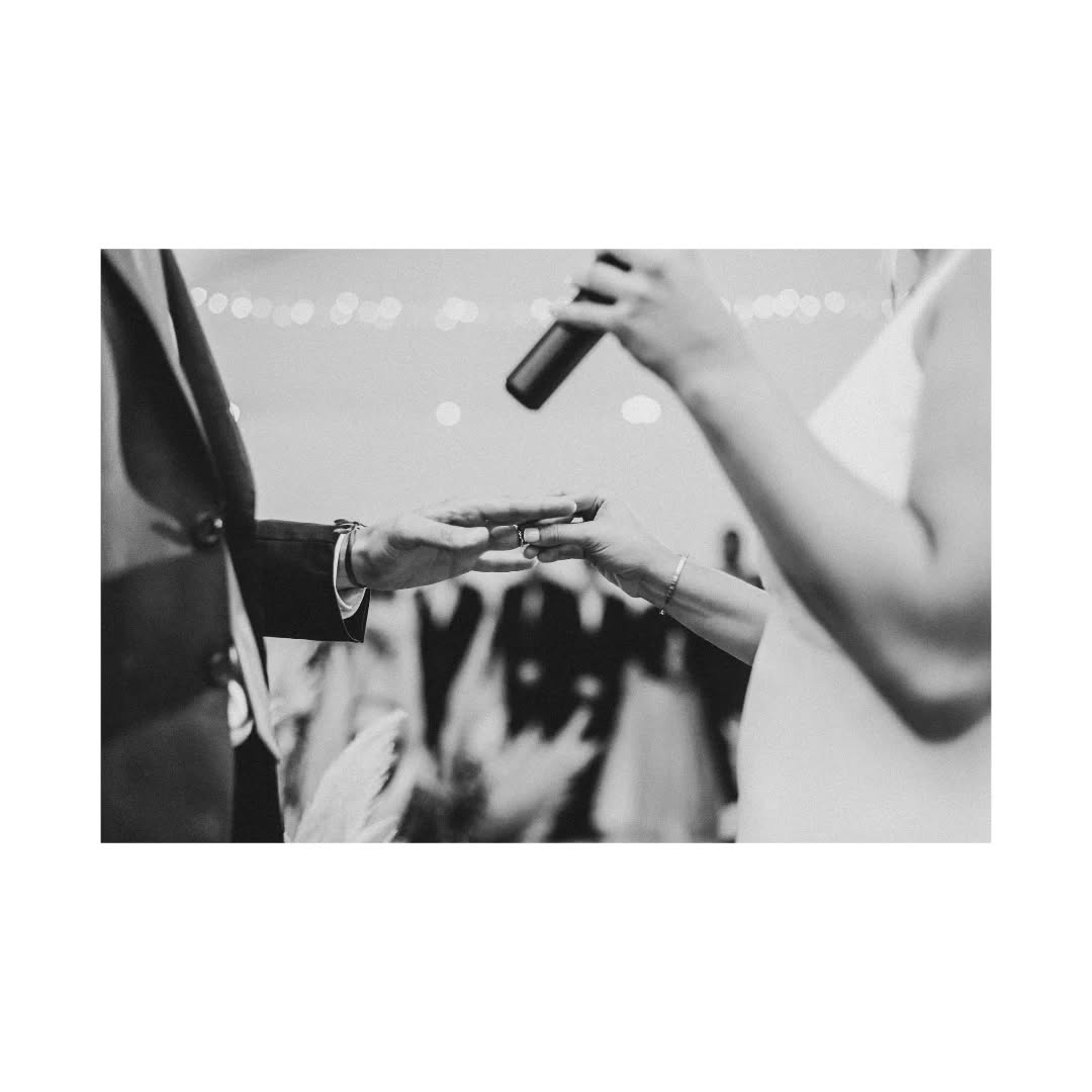 Agus & Lucas
17.11.24
@agustinafoch @lucasfonte1
@beniciaambientaciones
@arpilarweddings
@lascortaderas.eventos
@bardeeventos
@maxiherreradj
@enjoyglitterok
@tuceremonia
@bymarinasuarez