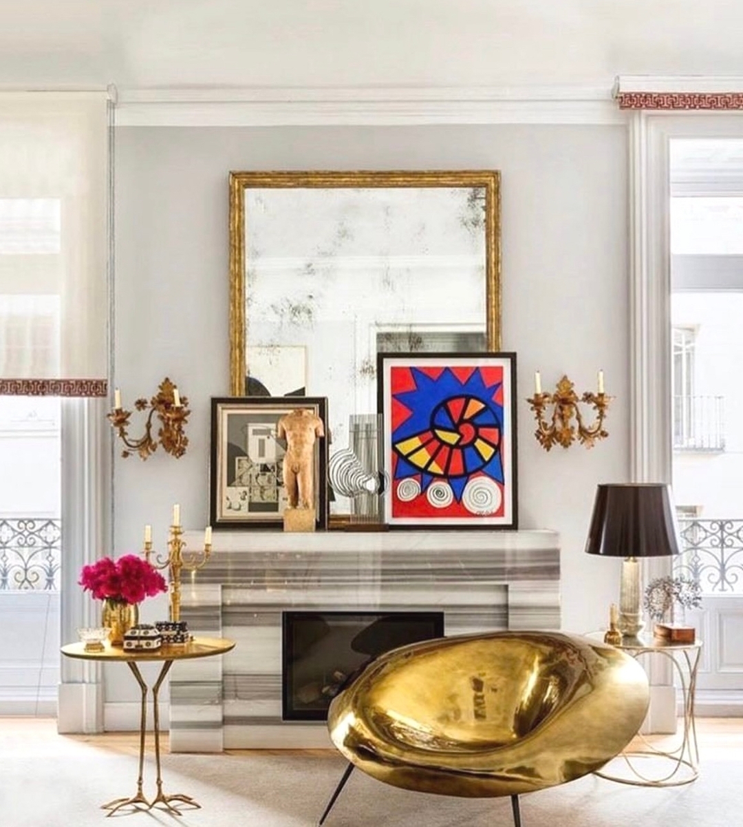 Happy New year everyone!!! Anyone else Itching to decorate?? I’m on the hunt for this chair! HELP 😂 🙌🏻🙌🏻🙌🏻