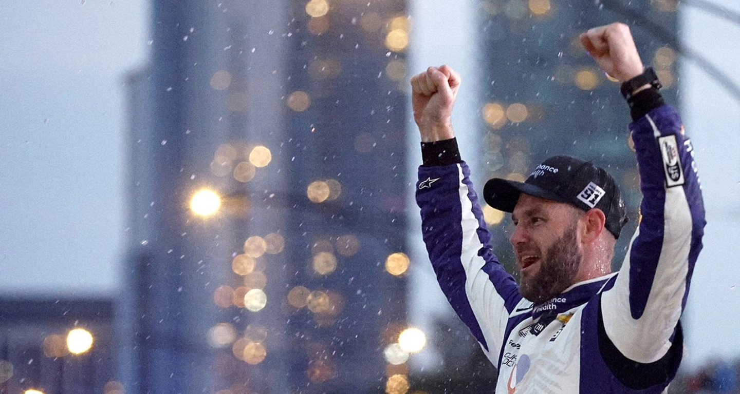 I've said before and Ill say it again. This man is the best racecar driver I have ever seen. There is nothing with an engine he cannot conquer and get to the top in. You deserve everything that's coming to you mate including I'm certain, a future @nascar title
And Im the lucky bugger that gets to paint for you
@svg97
What an honour.