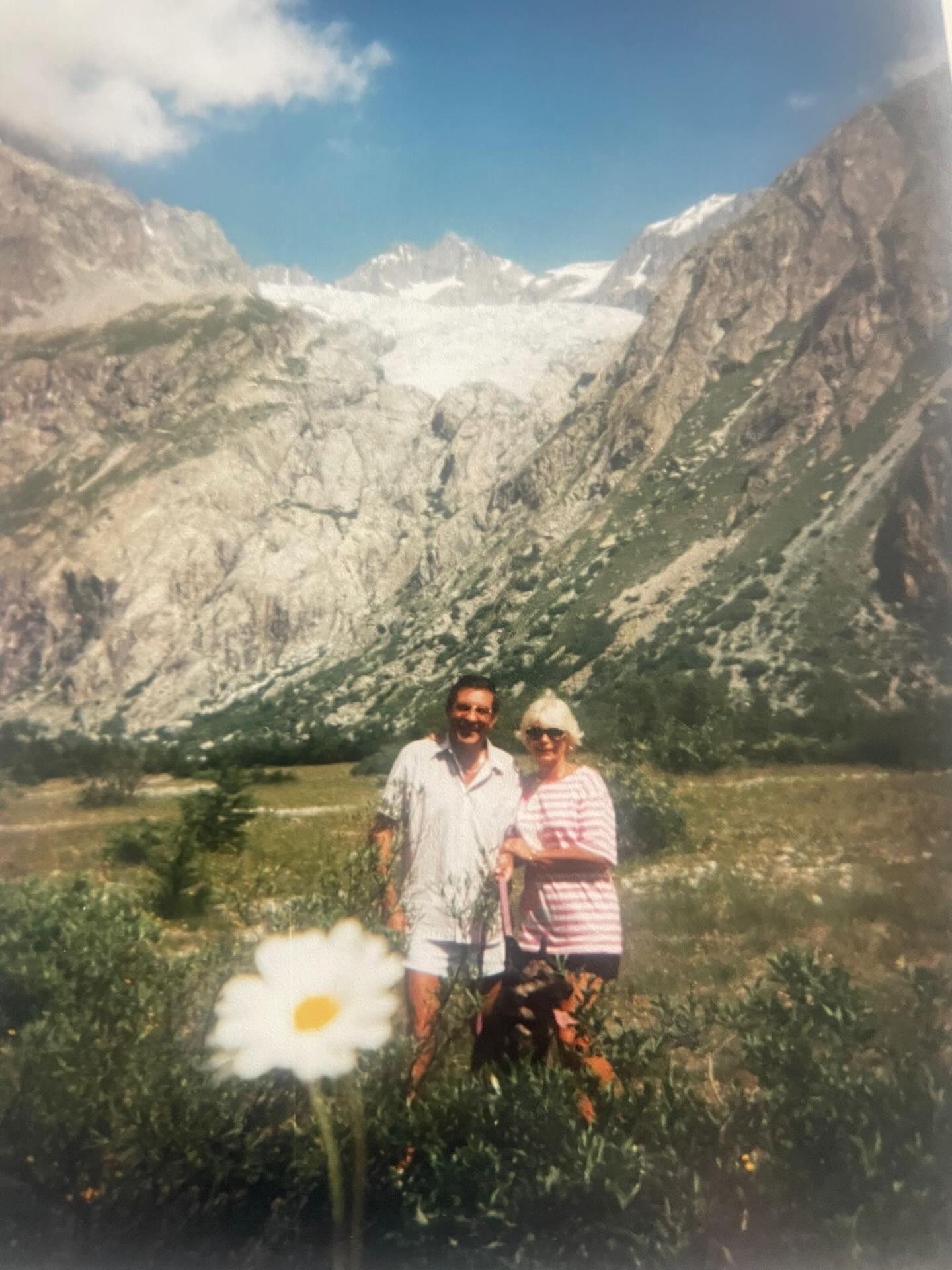 Spring feels like them 🌼
Two of my all time favourite photos of Mémé & Pépe