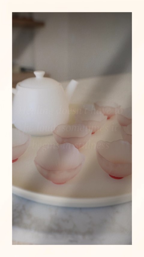 Healing doesn’t always come from big changes; sometimes it begins in the smallest moments — slowing down, breathing deeply, and allowing yourself to simply be.
At Svasa, we hold space for you to pause, move mindfully, and reconnect with yourself. 🤍
#svasastillness #adelaidewellness #adelaidepilates #holdenhill #adelaideyoga