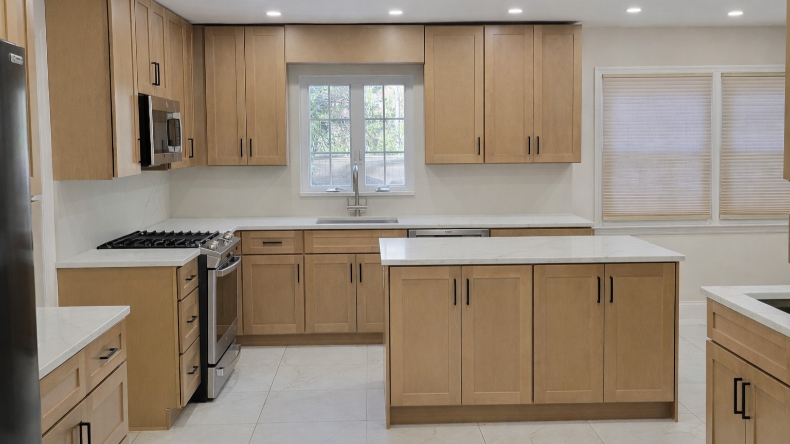 #kitchengoals #kitchen #kitchendesign #kitchencabinets #cabinet #cabinetry #kosherkitchen #kitchensofinsta
@tribecacabinetry
MJ Construction
@accurateinstalls