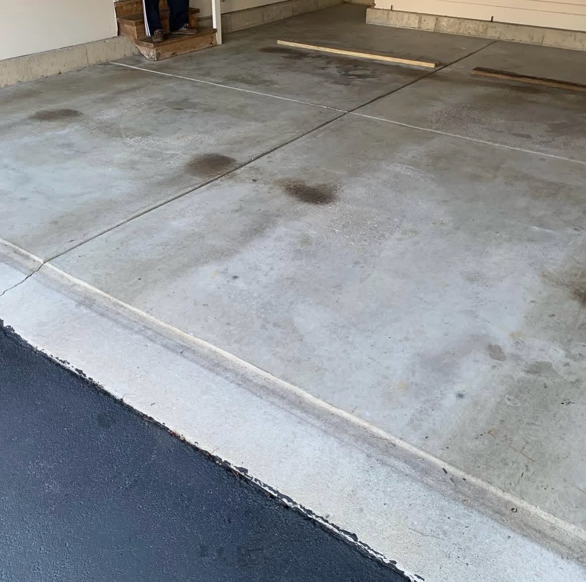 From dusty, cracked concrete to clean, beautiful, and built to last.
Our multi-layer epoxy flake system gives your garage a high-end finish with serious durability. Perfect for homeowners who want their space to look as good as the rest of the house.
Let’s upgrade your garage.
📞 629-274-0565
#epoxygaragefloor #epoxyflakesystem #before_and_after #homeimprovement