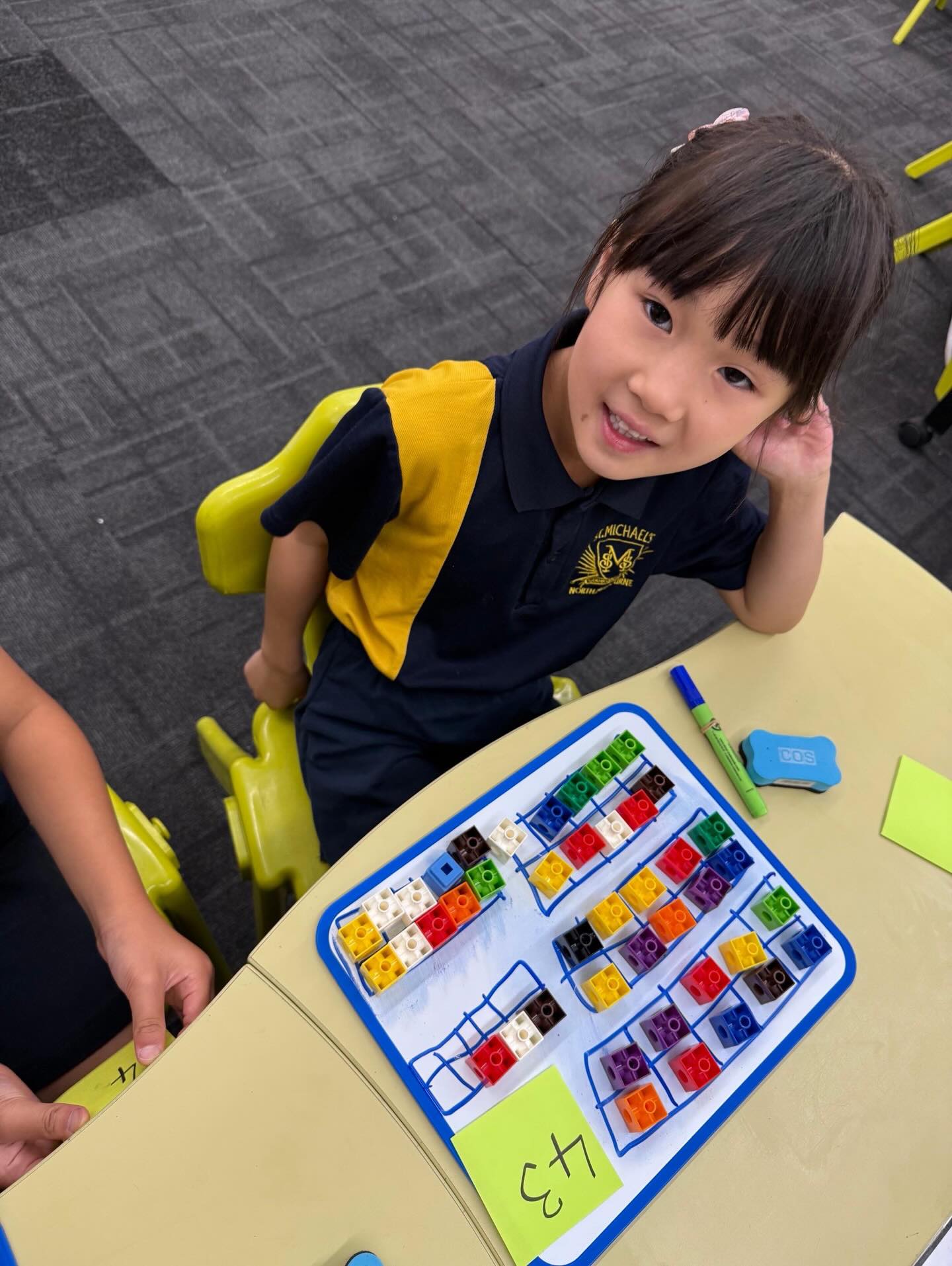 In Mathematics, the 1/2s have been learning to represent numbers using a tens frame. Tens frames help us to organise our numbers so we can count them correctly and order them accordingly.
Well done superstars! 👏👏👏👏